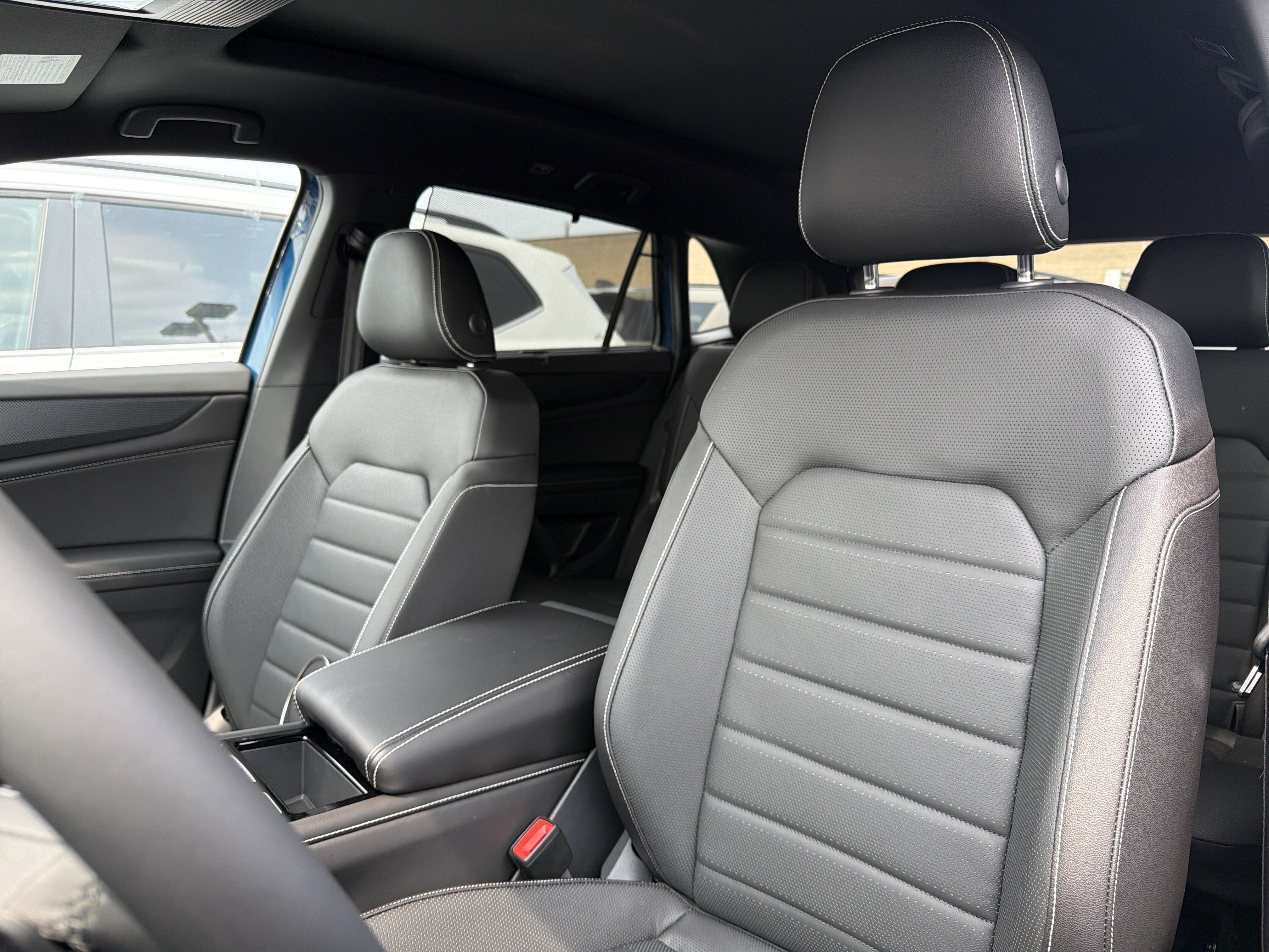 2026 Volkswagen Atlas Cross Sport 2.0T SEL R-Line Black 4MOTION