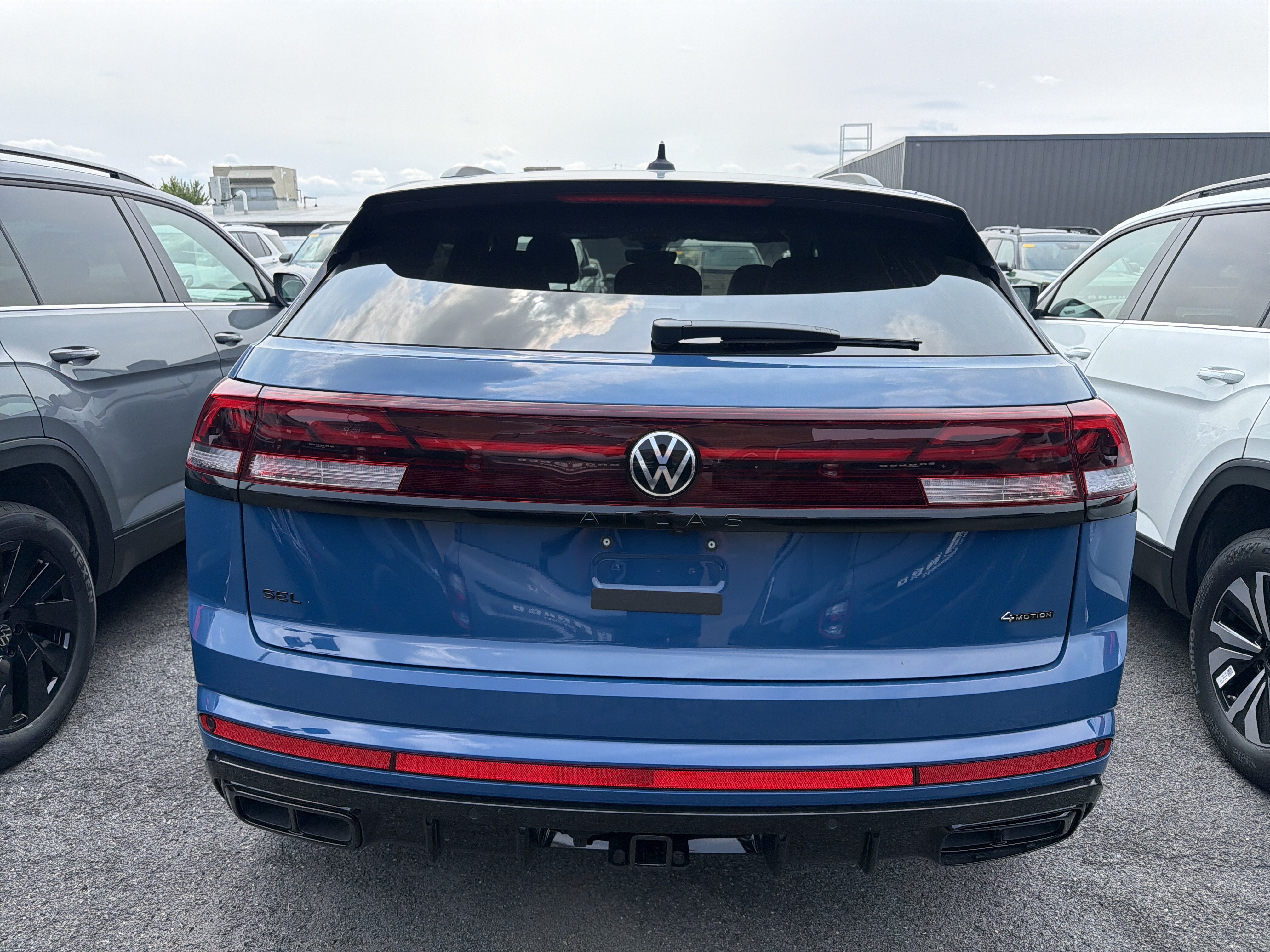 2026 Volkswagen Atlas Cross Sport 2.0T SEL R-Line Black 4MOTION
