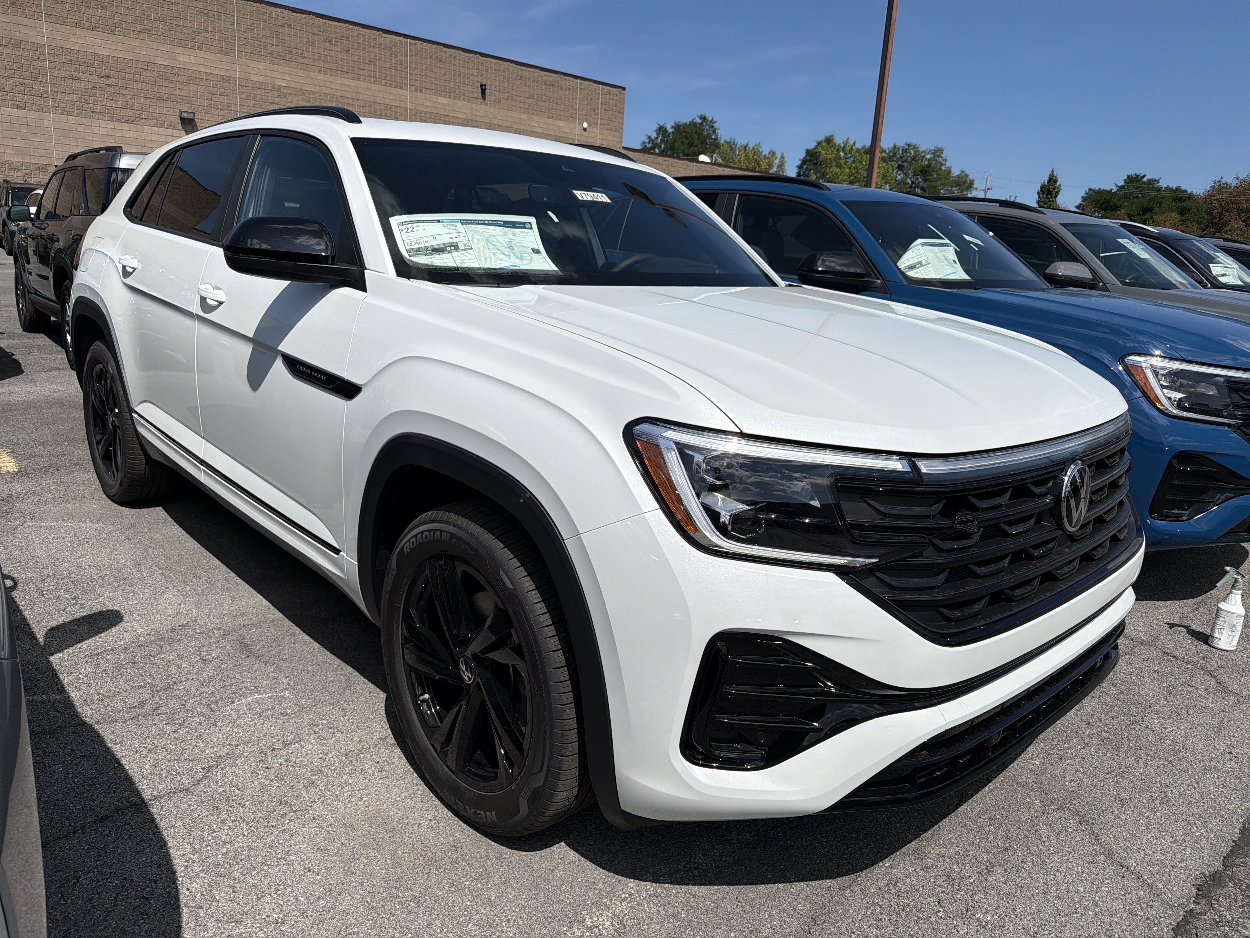 2026 Volkswagen Atlas Cross Sport 2.0T SEL R-Line Black 4MOTION