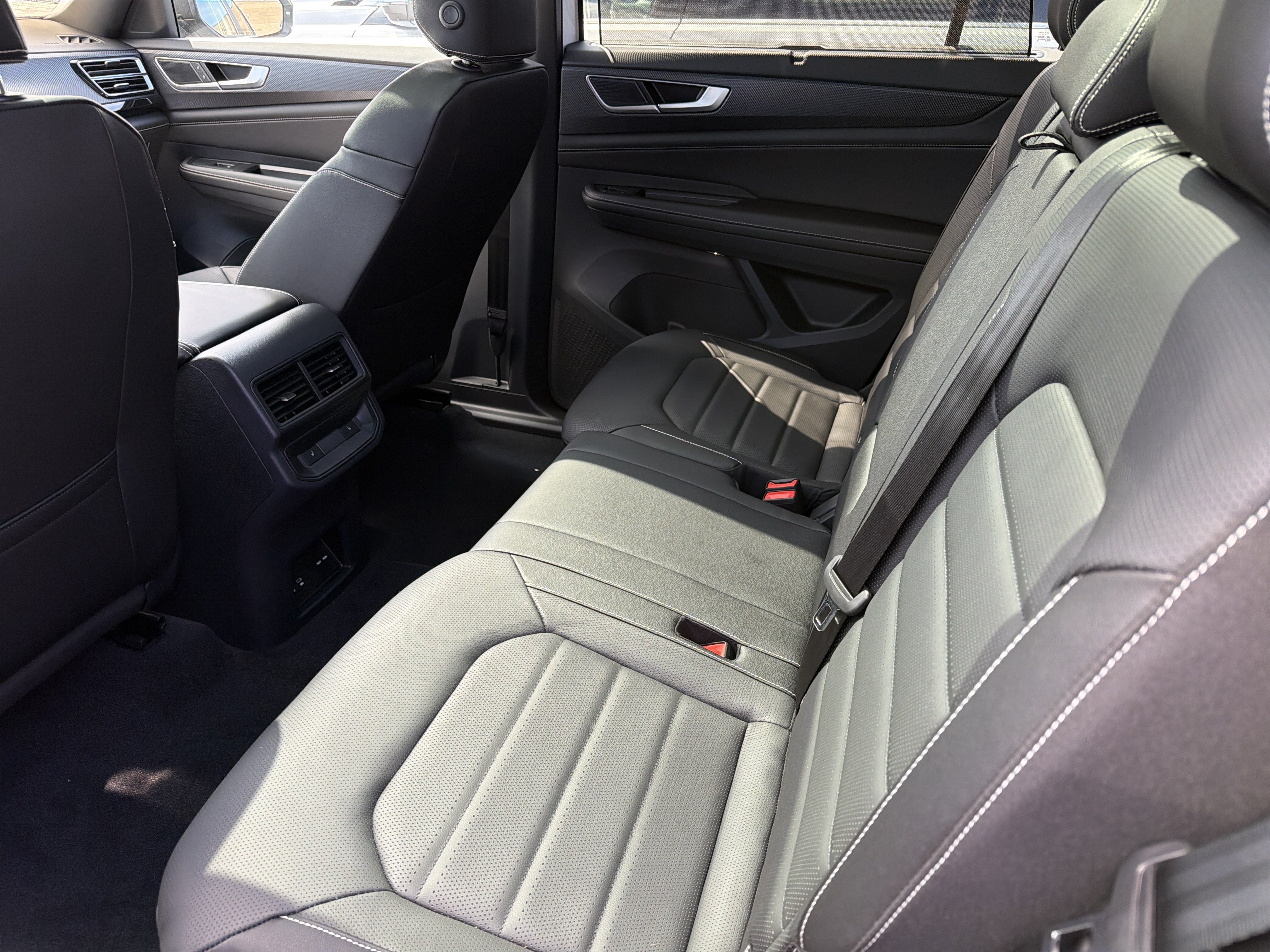 2026 Volkswagen Atlas Cross Sport 2.0T SEL R-Line Black 4MOTION