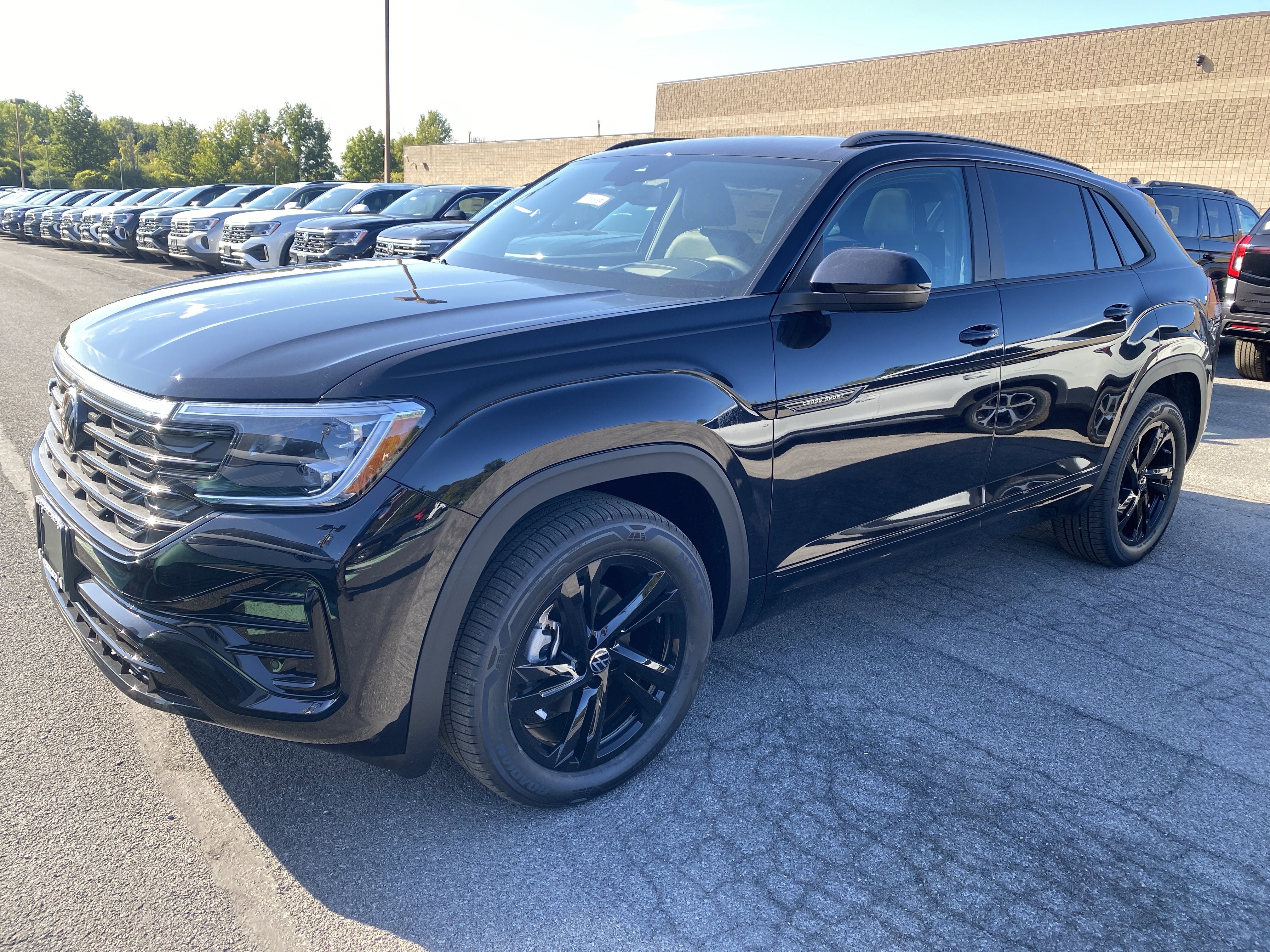 2026 Volkswagen Atlas Cross Sport 2.0T SEL R-Line Black 4MOTION