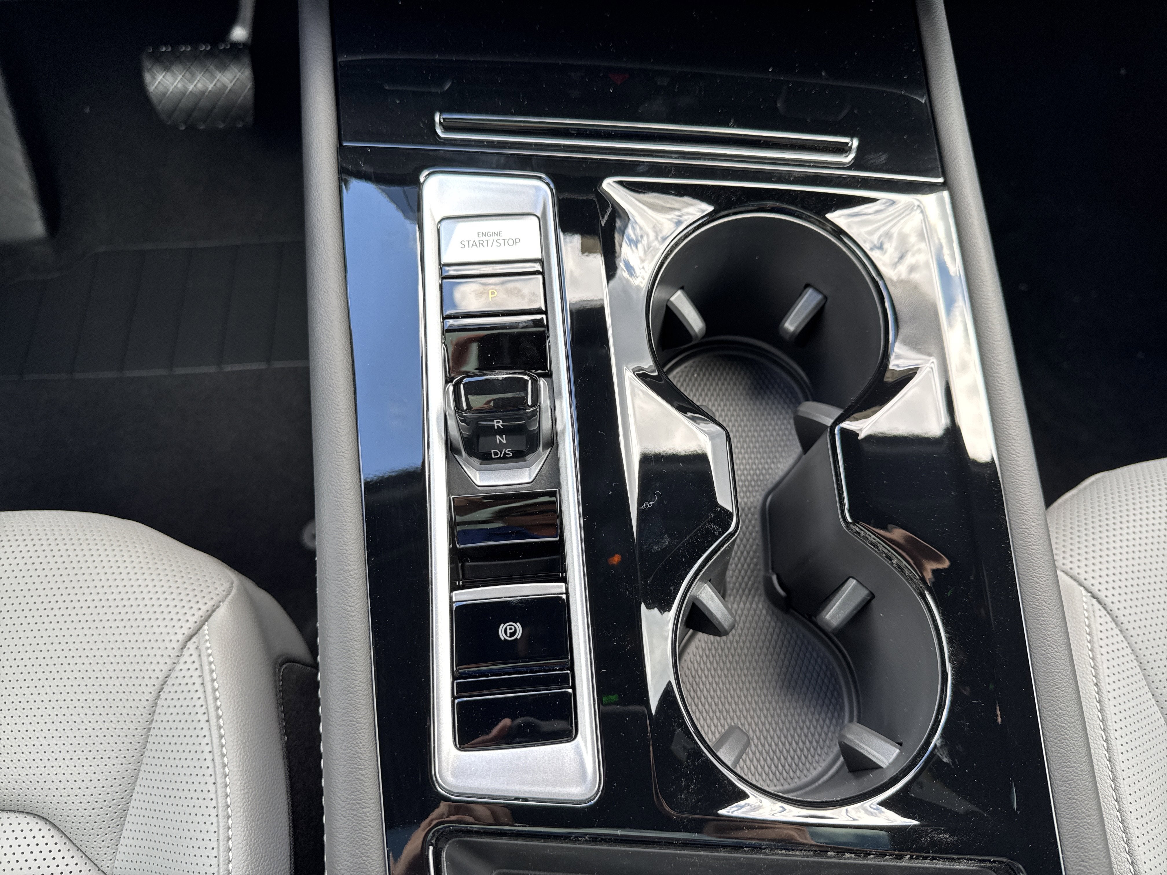 2026 Volkswagen Atlas Cross Sport 2.0T SEL 4MOTION