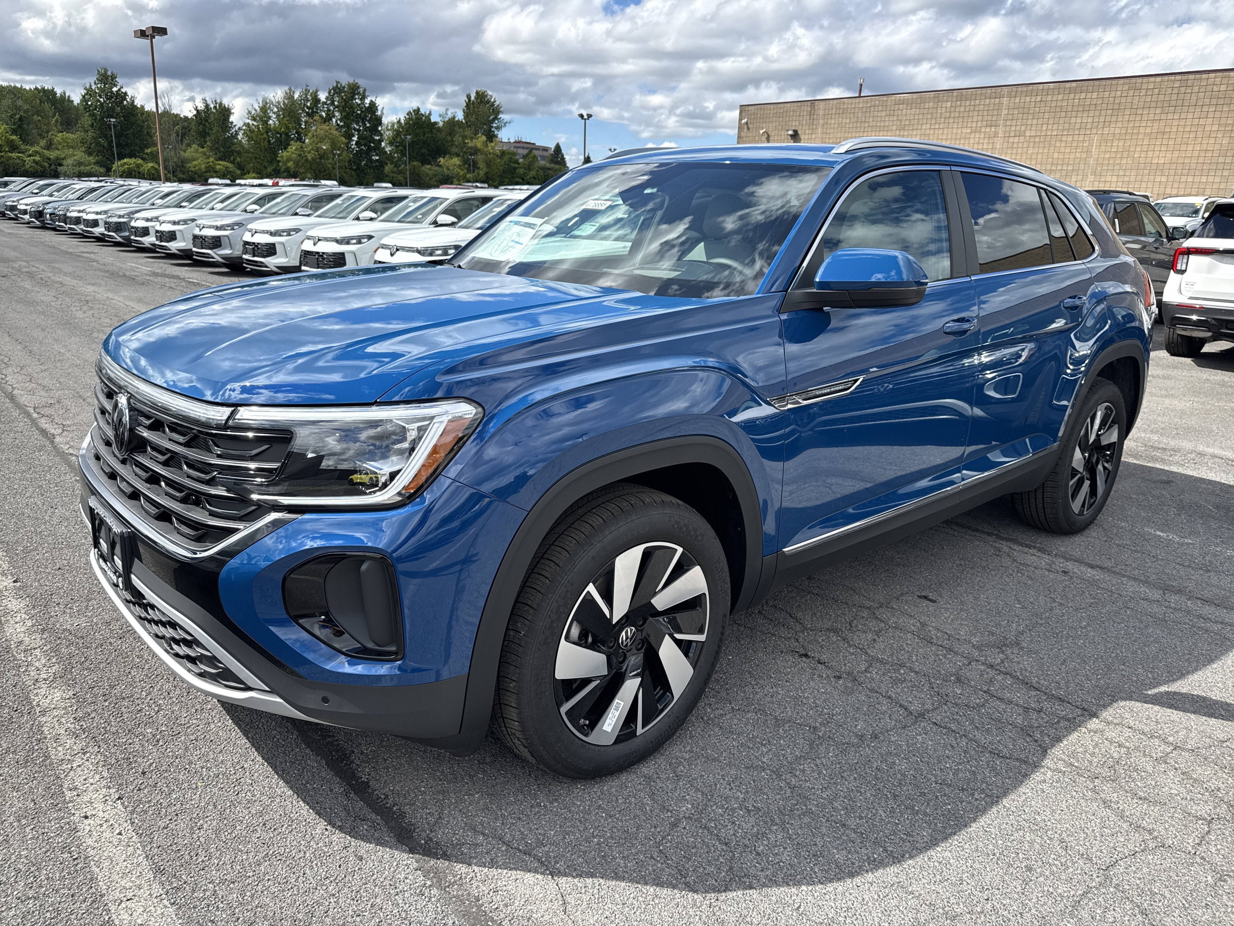 2026 Volkswagen Atlas Cross Sport 2.0T SEL 4MOTION