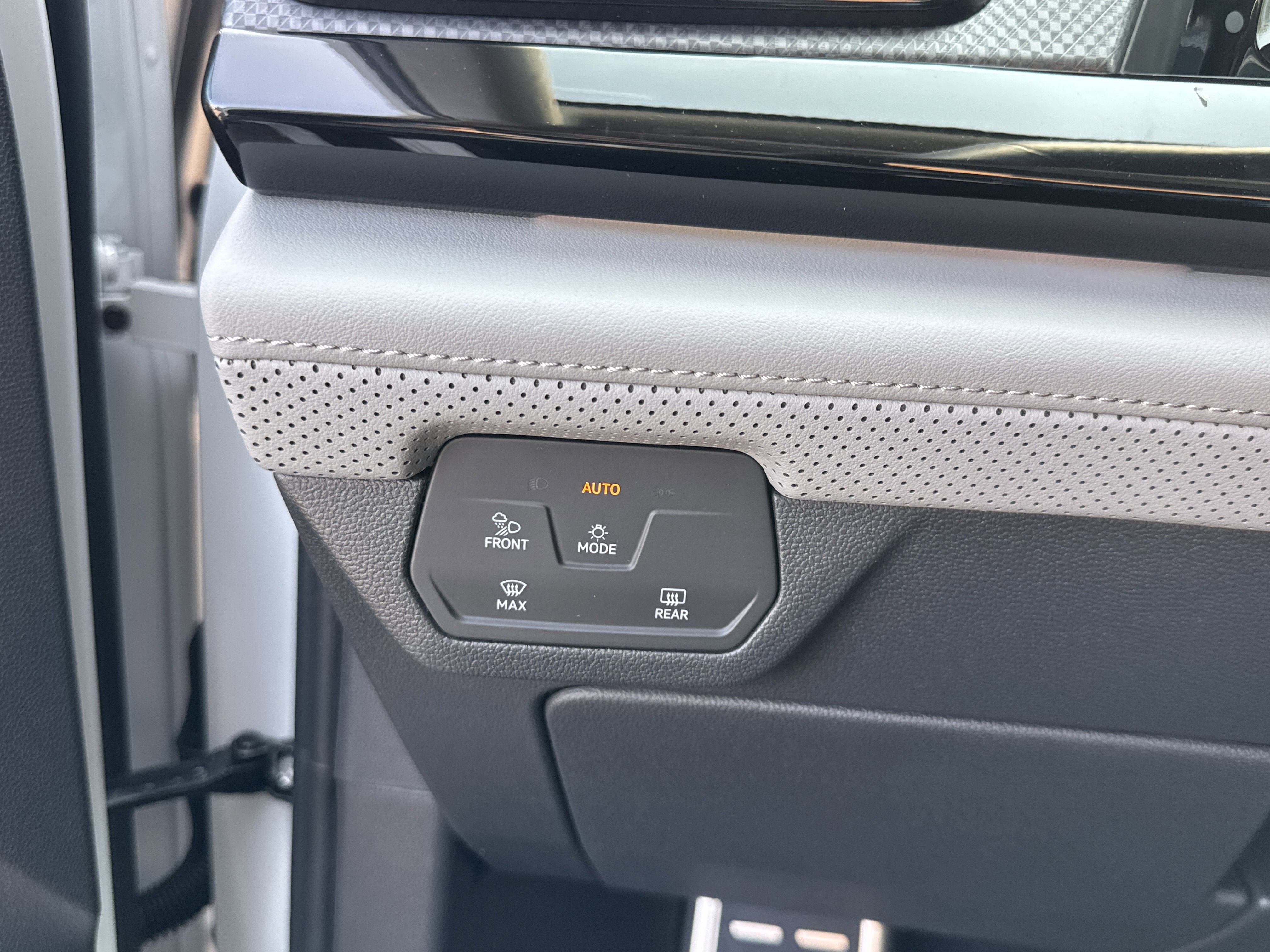 2026 Volkswagen Atlas 2.0T Peak Edition 4MOTION