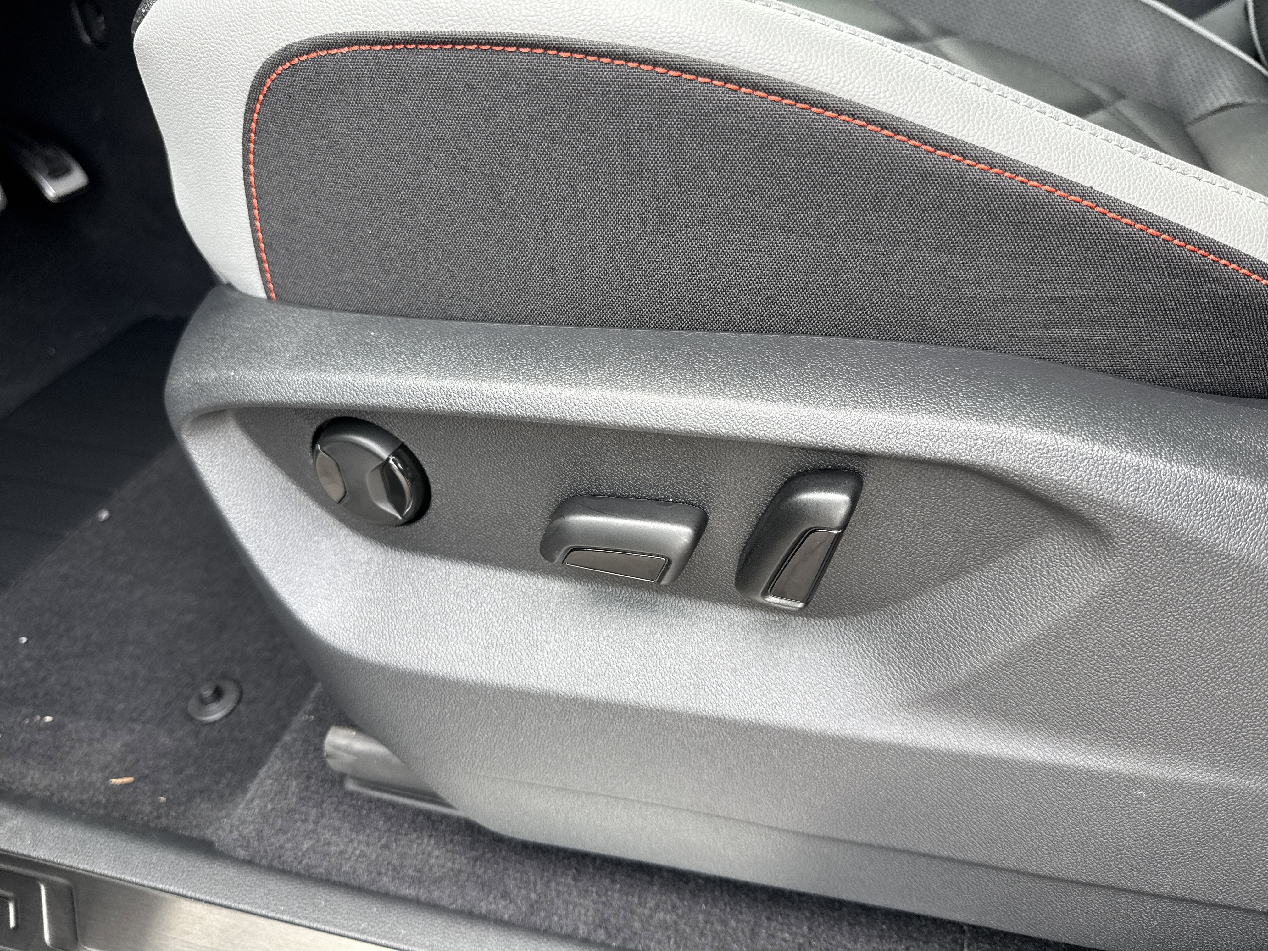 2026 Volkswagen Atlas 2.0T Peak Edition 4MOTION