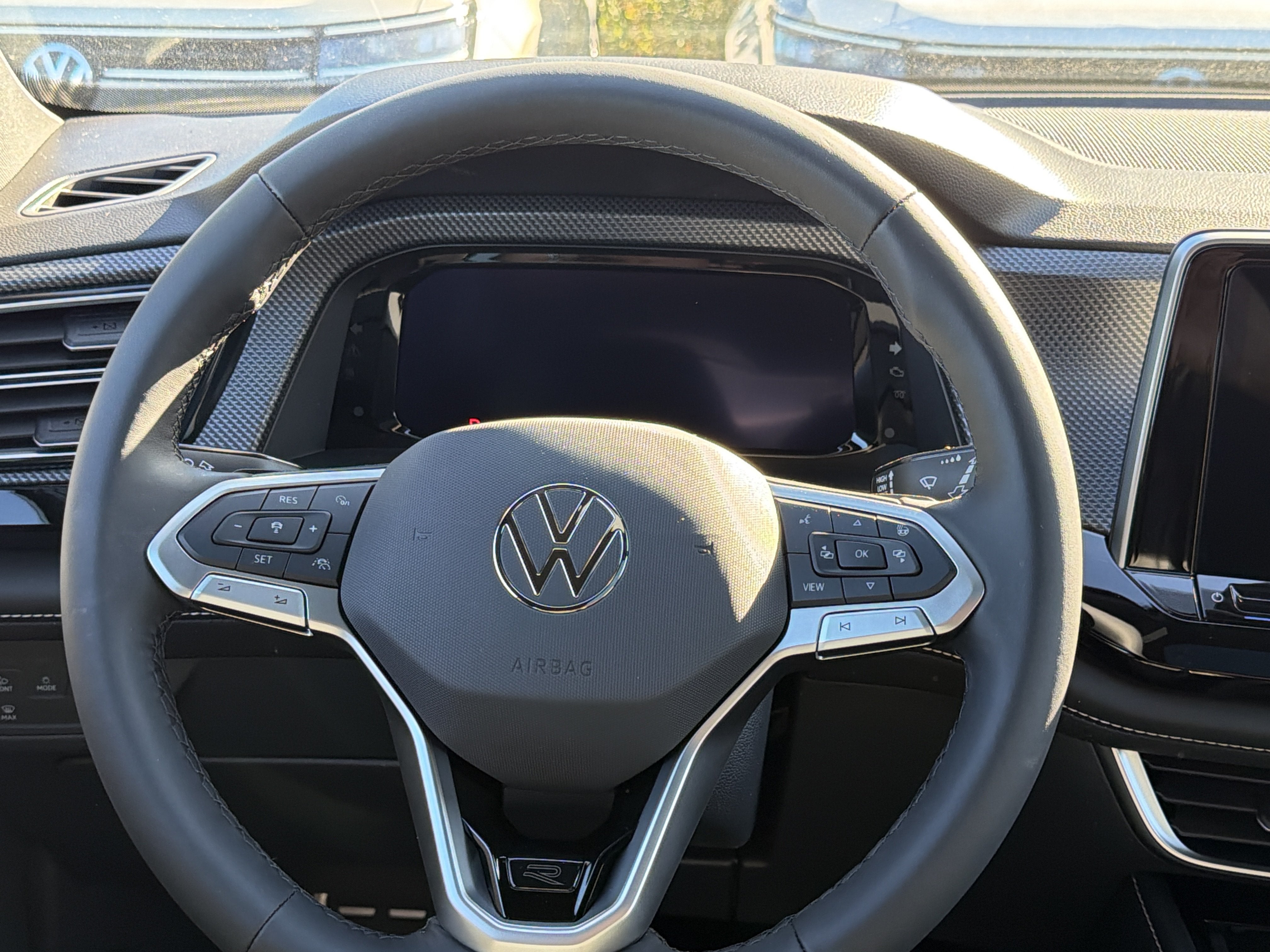 2026 Volkswagen Atlas Cross Sport 2.0T SEL Premium R-Line 4MOTION