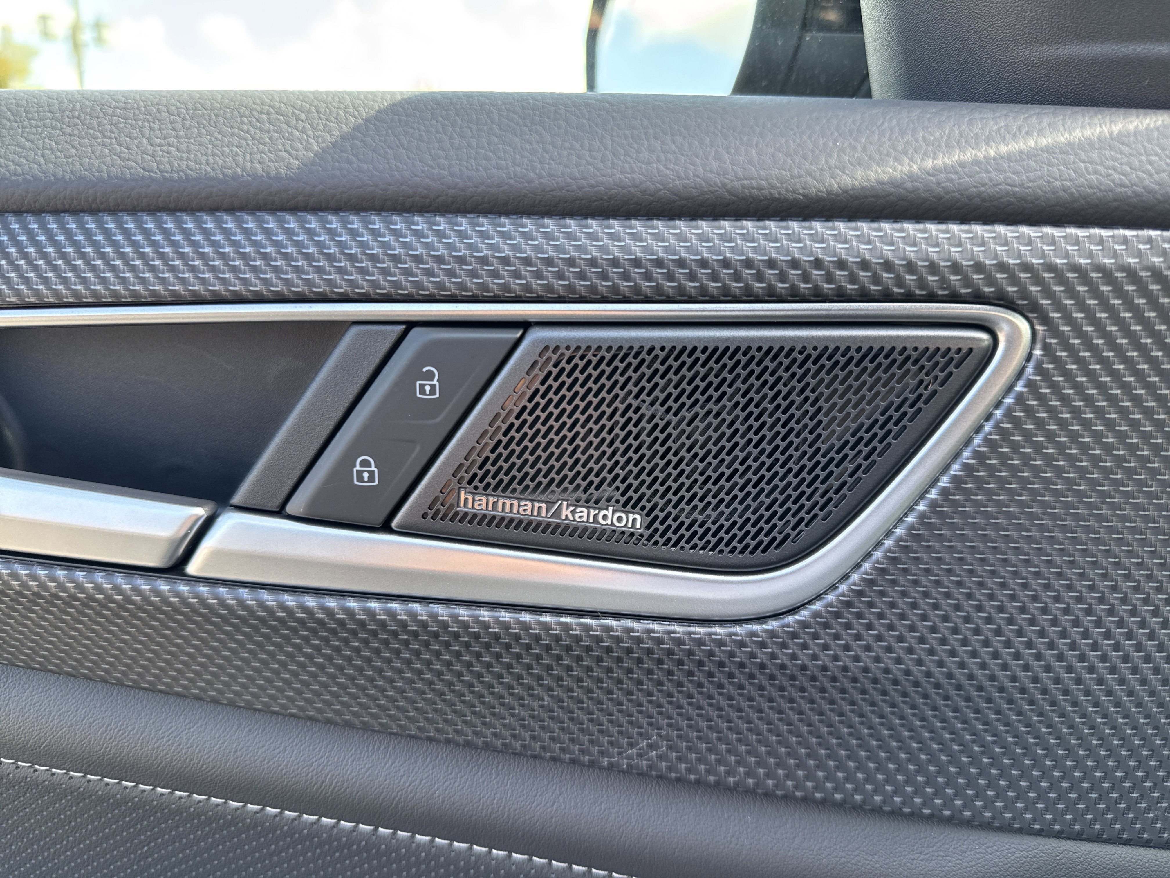 2026 Volkswagen Atlas Cross Sport 2.0T SEL Premium R-Line 4MOTION