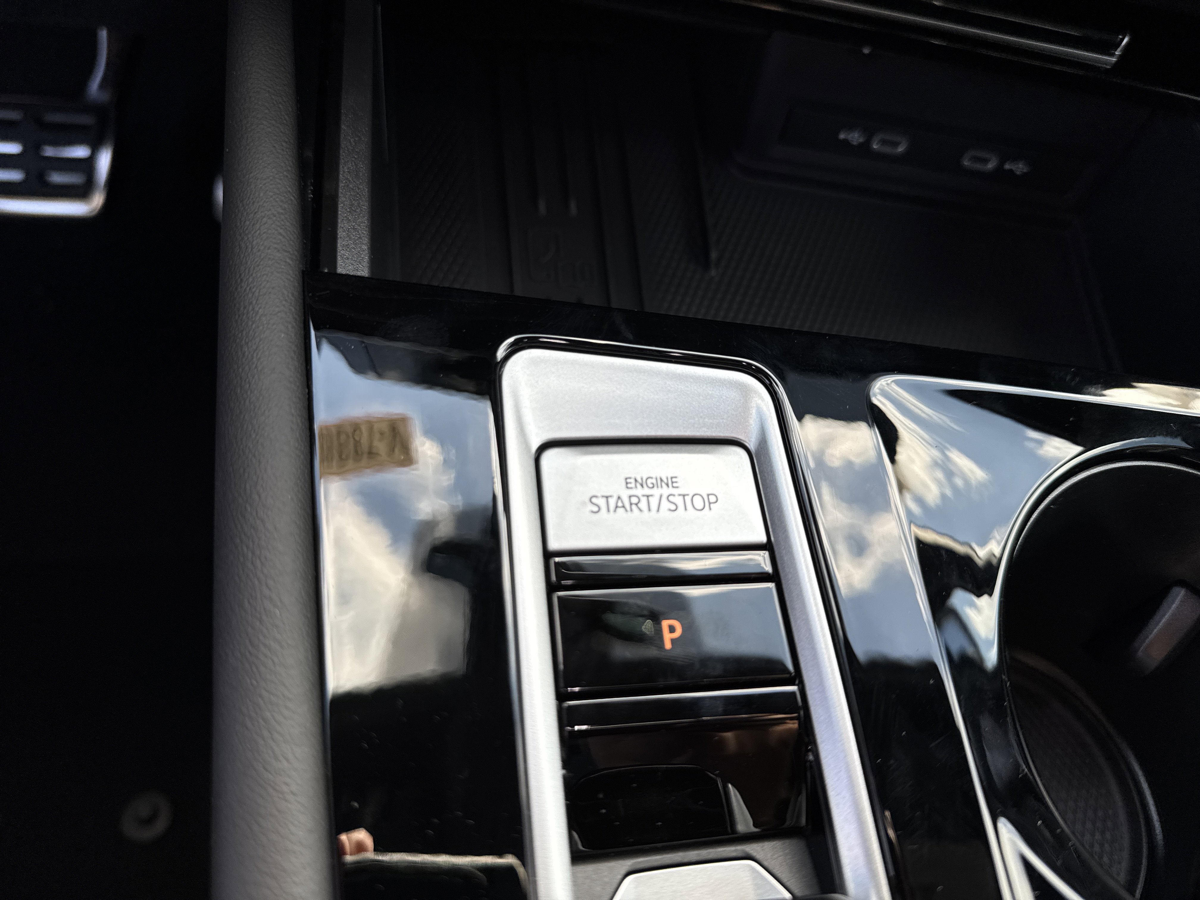 2026 Volkswagen Atlas Cross Sport 2.0T SEL Premium R-Line 4MOTION