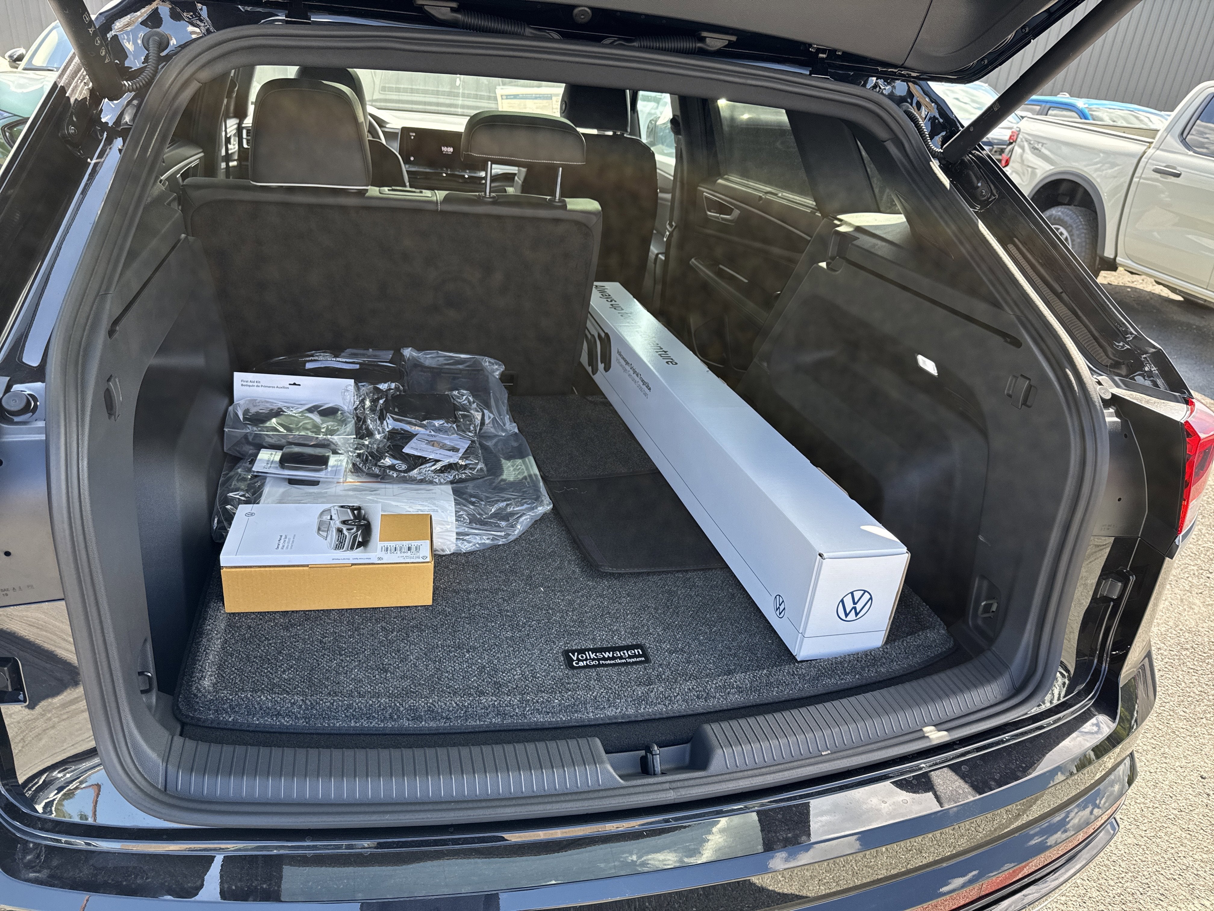 2026 Volkswagen Atlas Cross Sport 2.0T SEL Premium R-Line 4MOTION