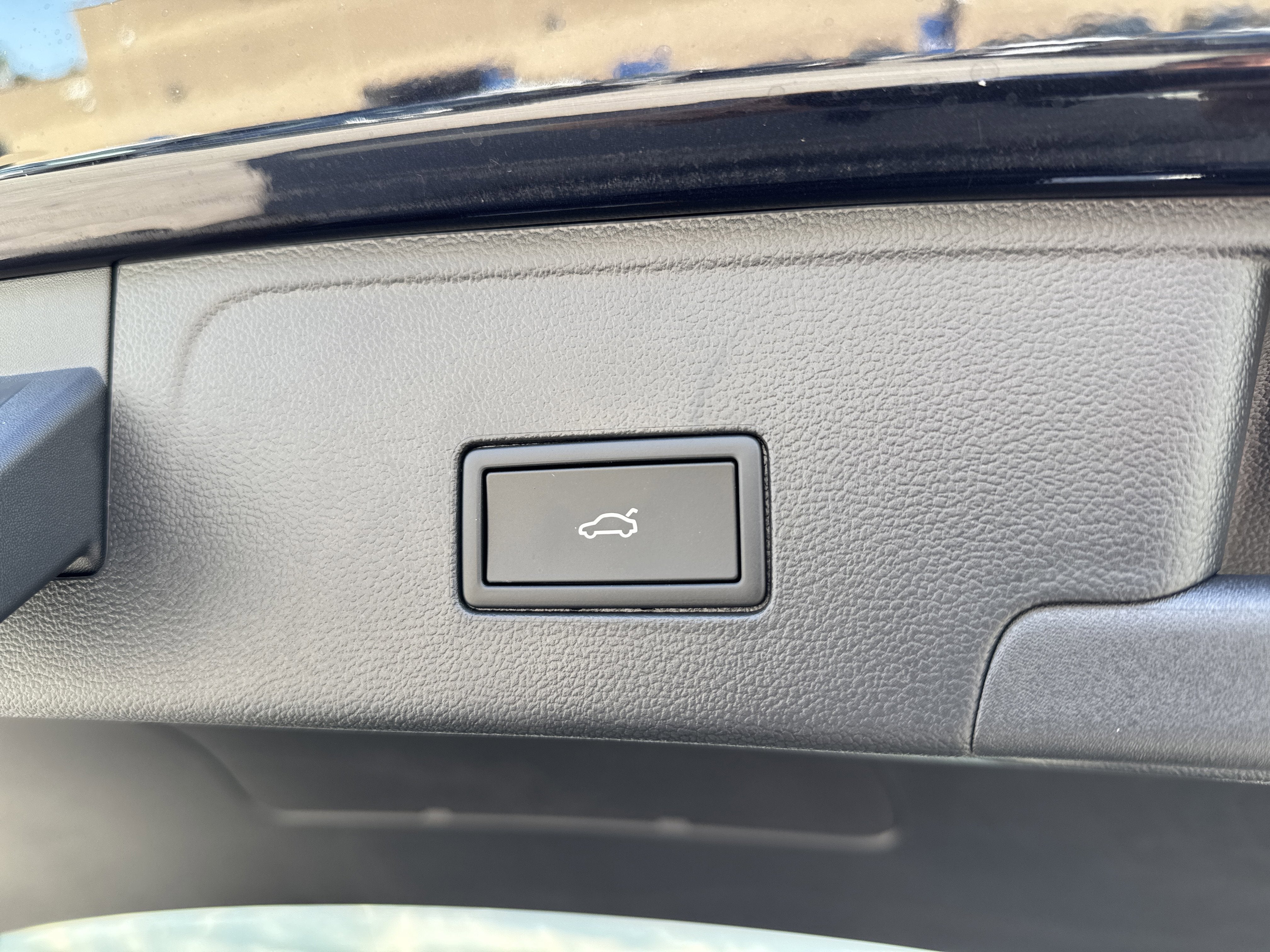 2026 Volkswagen Atlas Cross Sport 2.0T SEL Premium R-Line 4MOTION