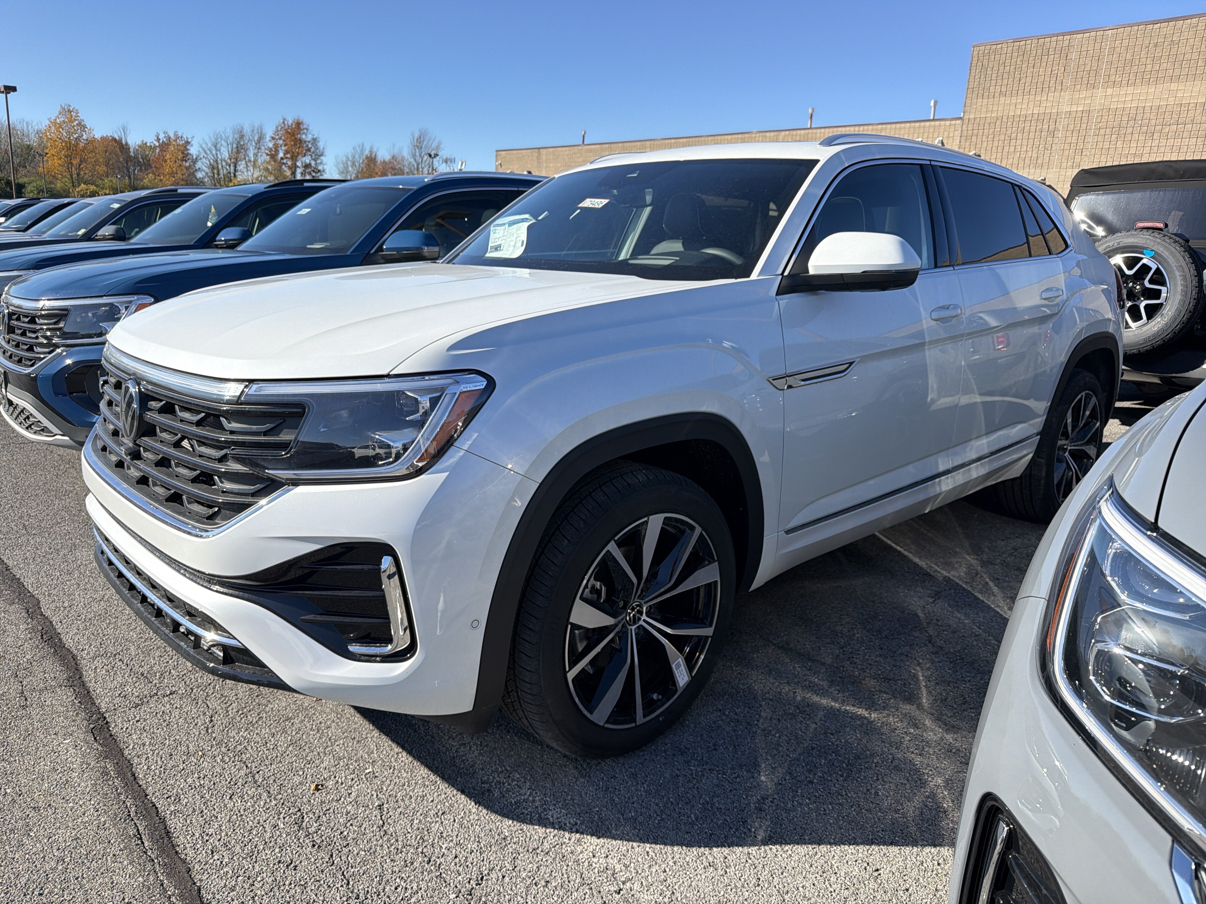 2026 Volkswagen Atlas Cross Sport 2.0T SEL Premium R-Line 4MOTION