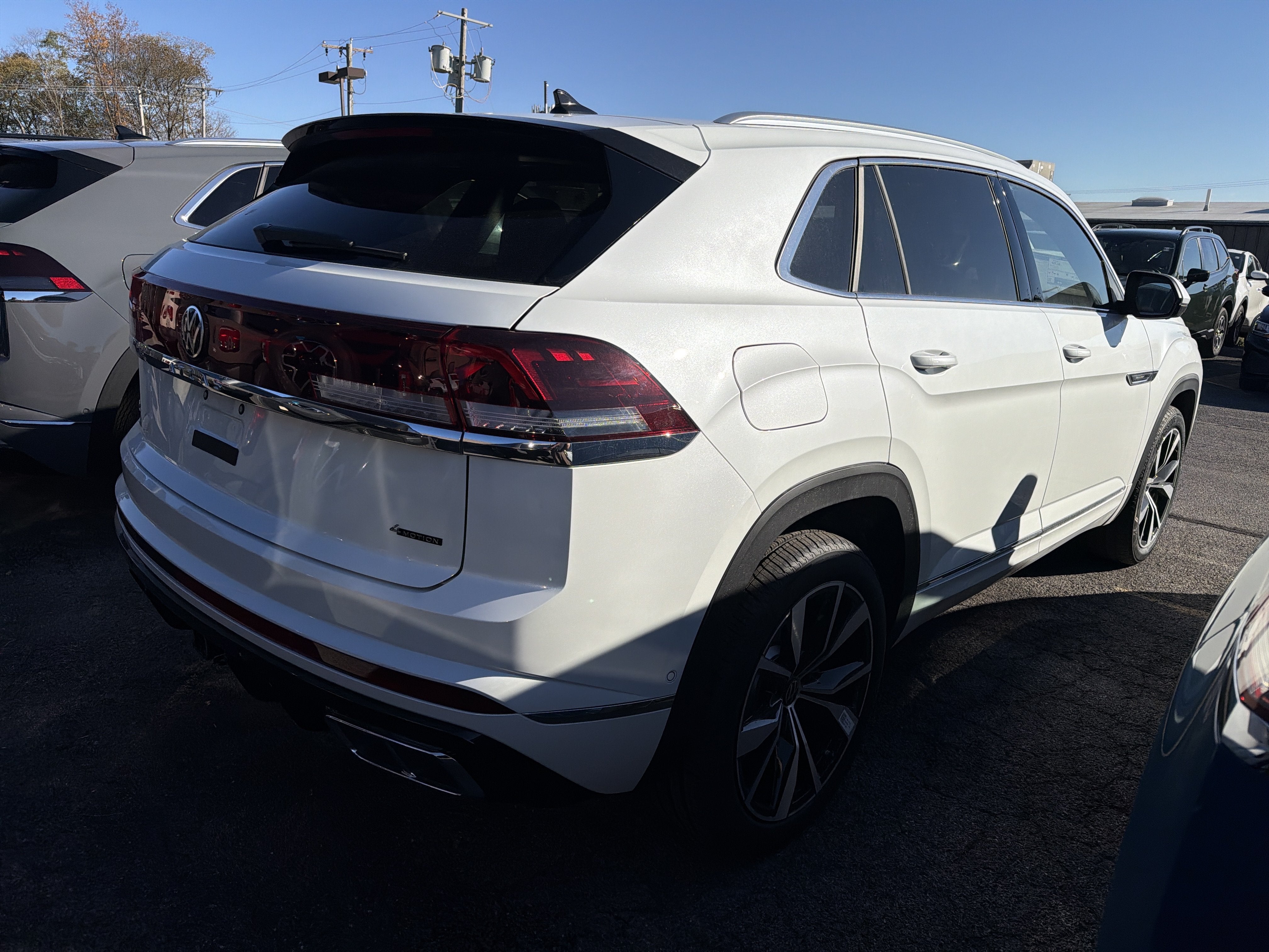 2026 Volkswagen Atlas Cross Sport 2.0T SEL Premium R-Line 4MOTION