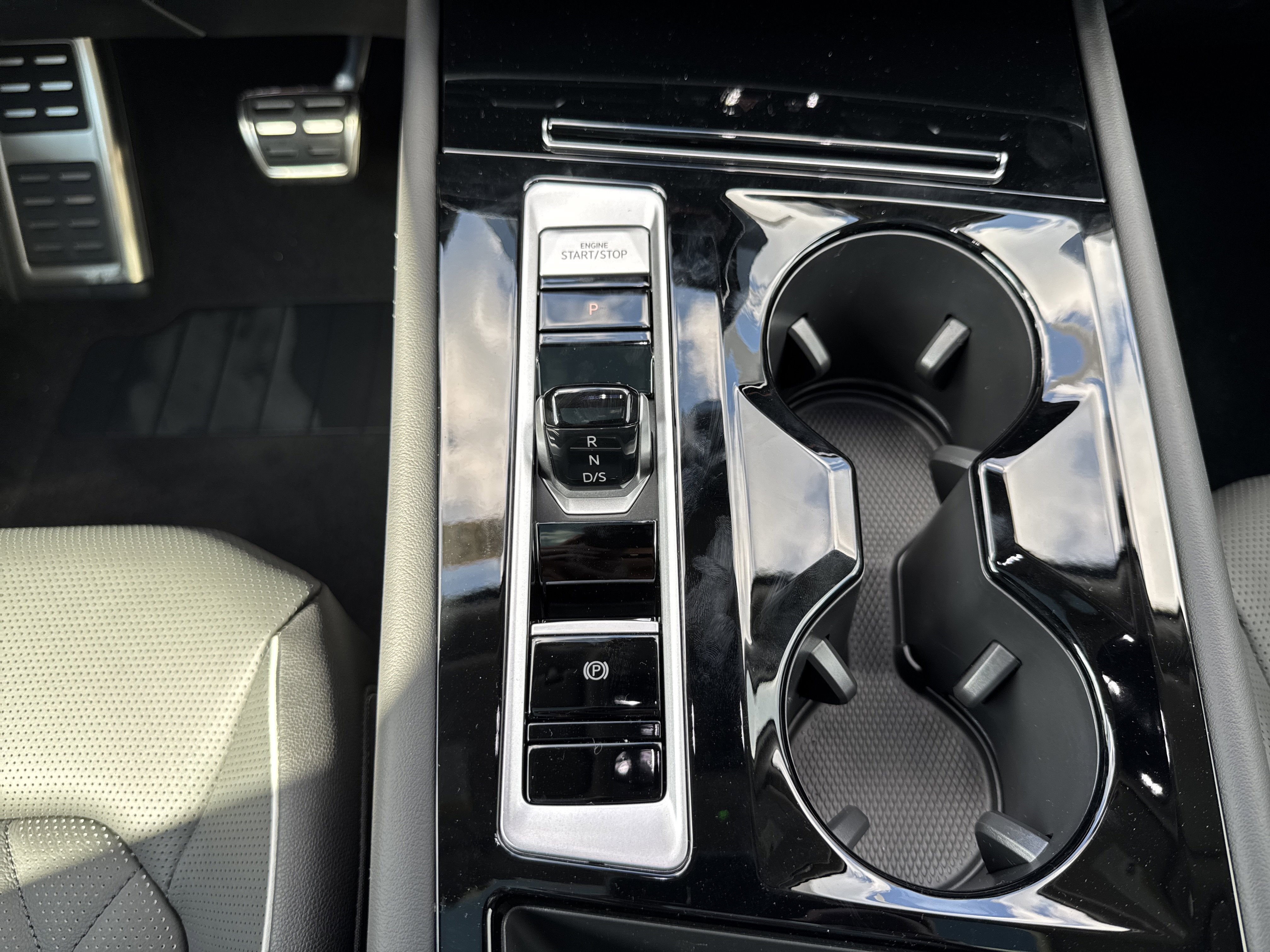 2026 Volkswagen Atlas 2.0T SEL Premium R-Line 4MOTION