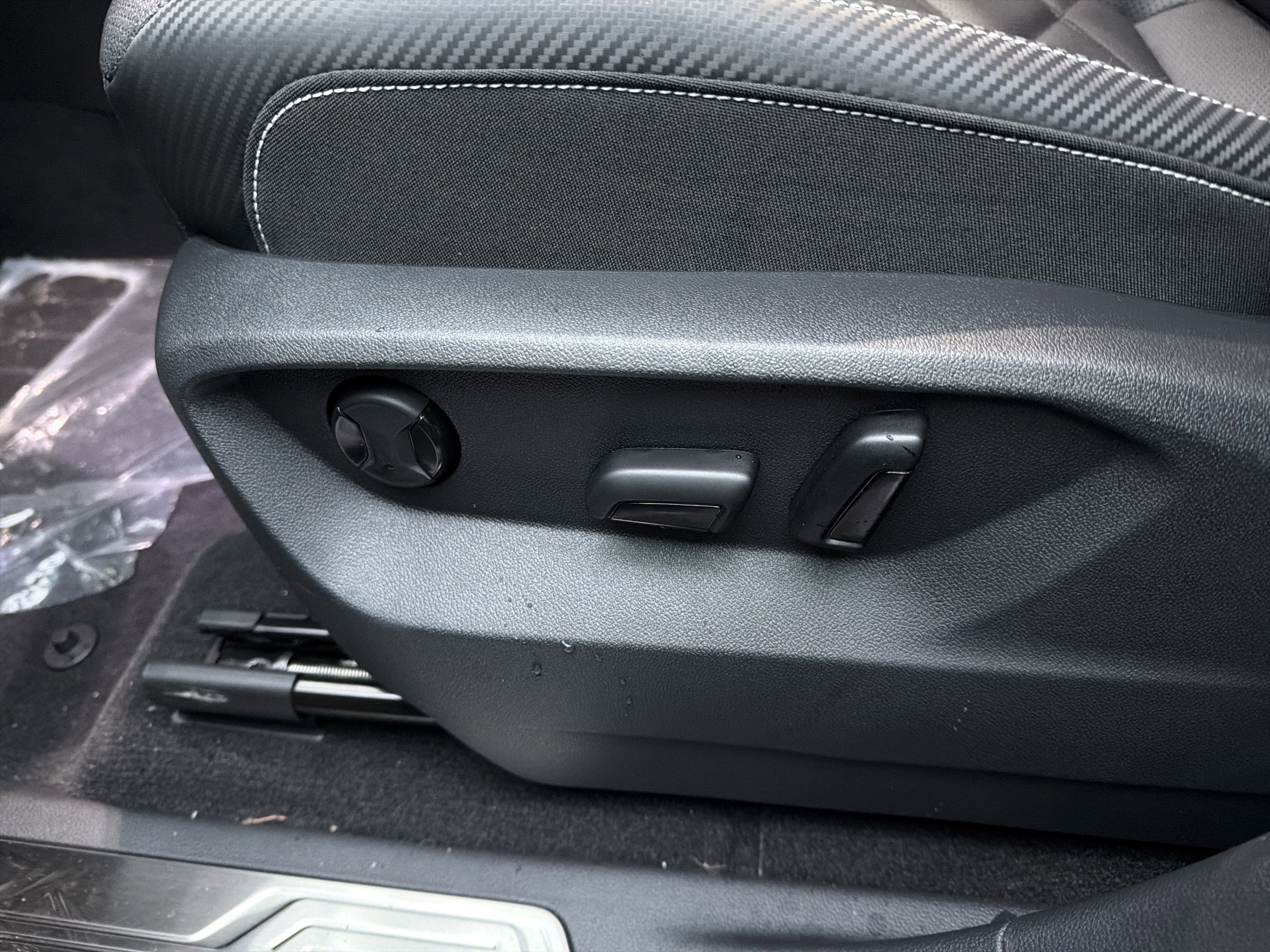 2026 Volkswagen Atlas Cross Sport 2.0T SE w/Technology 4MOTION