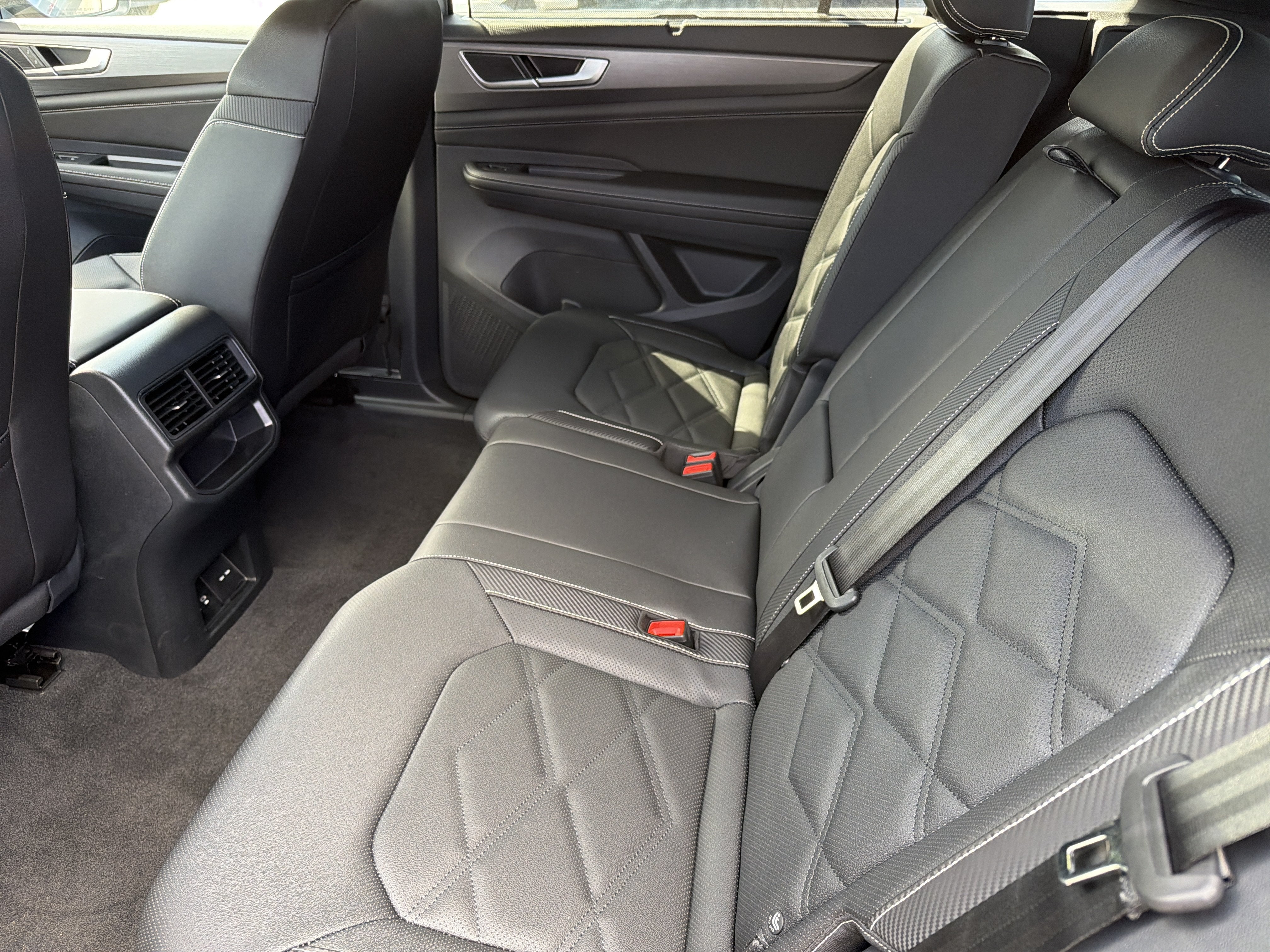 2026 Volkswagen Atlas Cross Sport 2.0T SE w/Technology 4MOTION