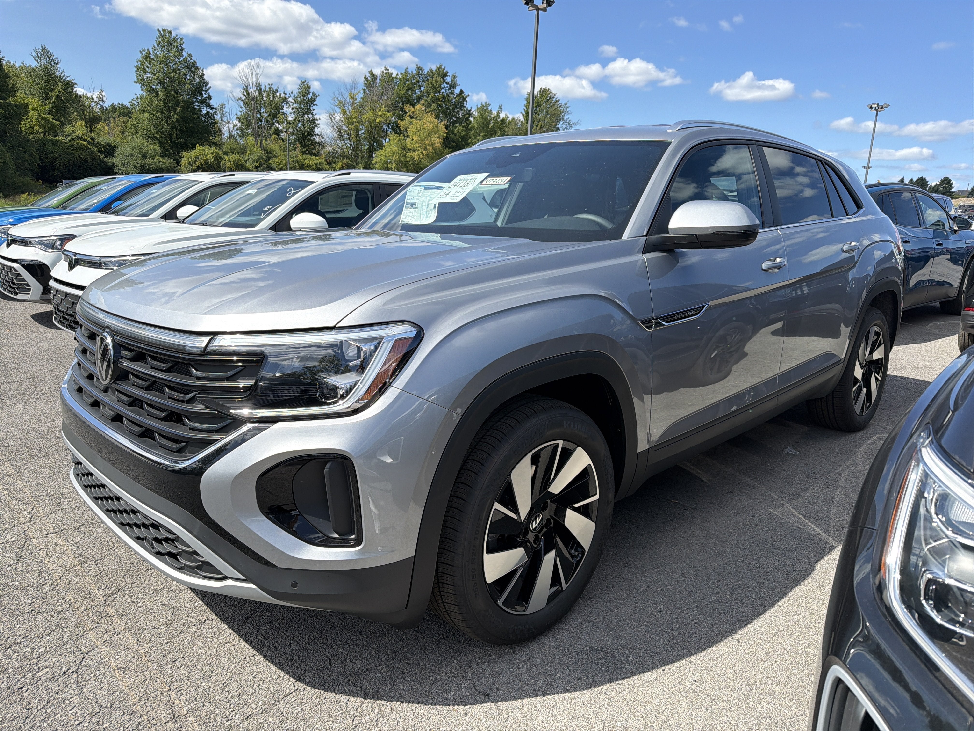 2026 Volkswagen Atlas Cross Sport 2.0T SE w/Technology 4MOTION