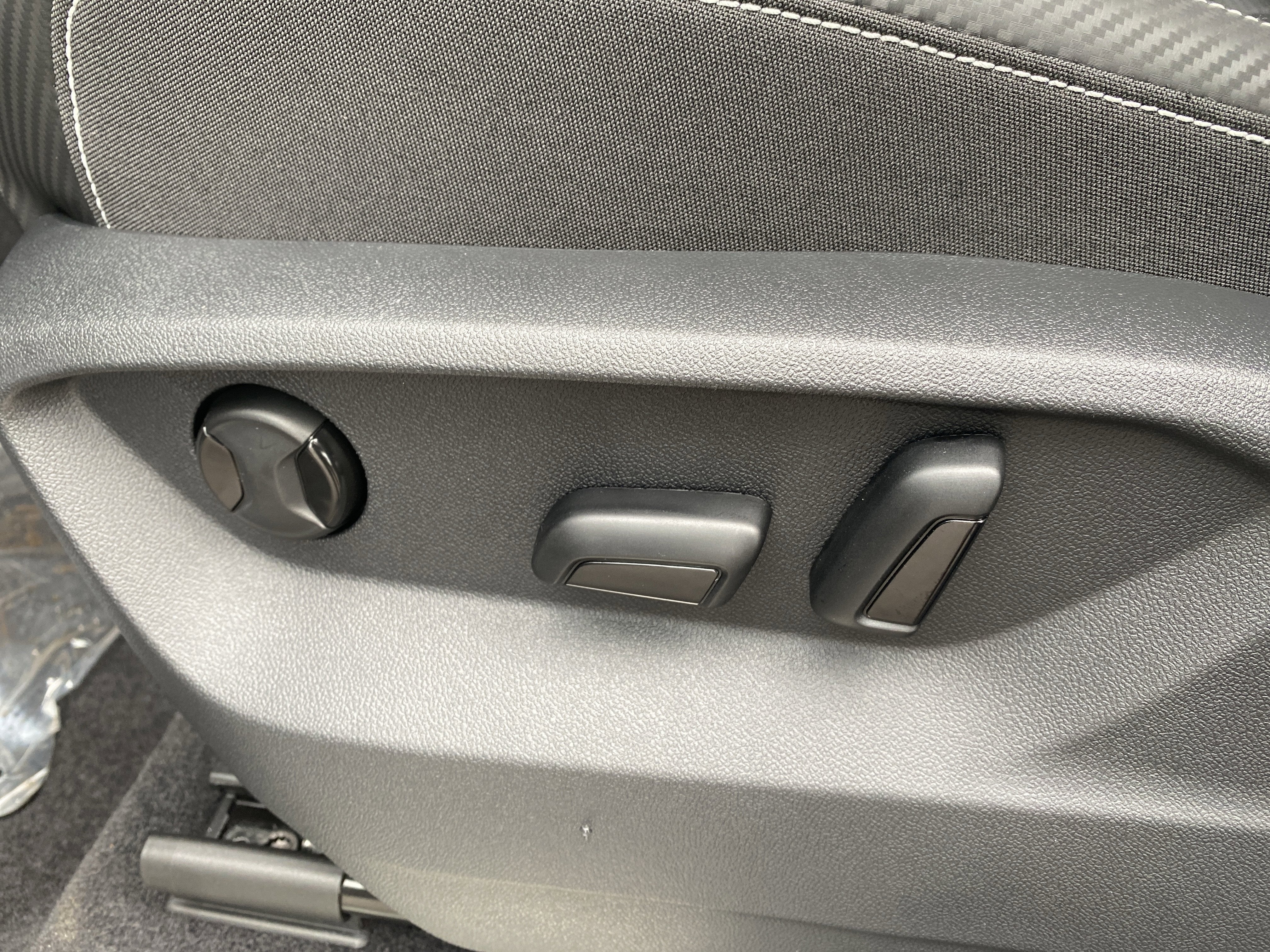 2026 Volkswagen Atlas Cross Sport 2.0T SE w/Technology 4MOTION