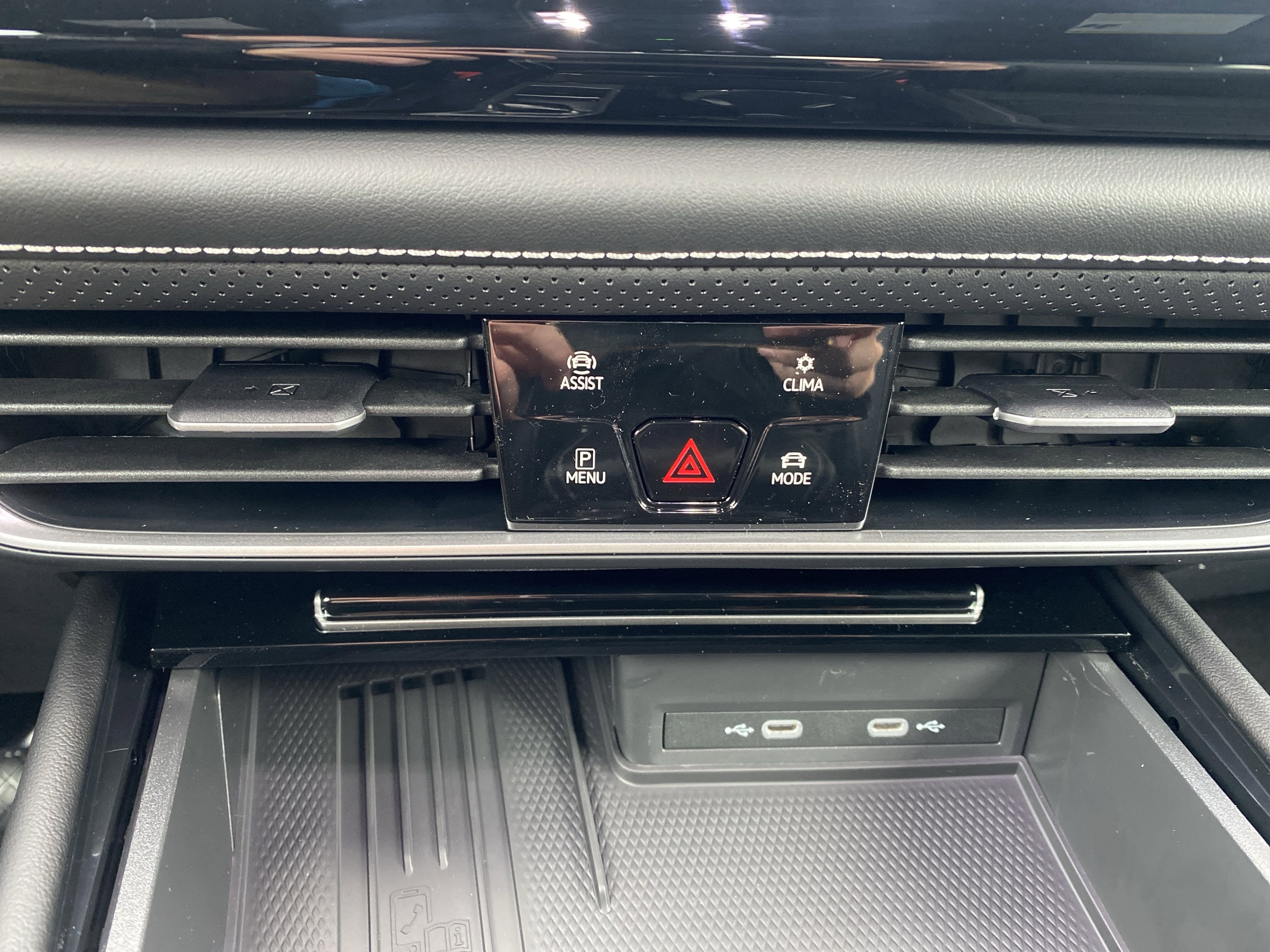 2026 Volkswagen Atlas Cross Sport 2.0T SE w/Technology 4MOTION