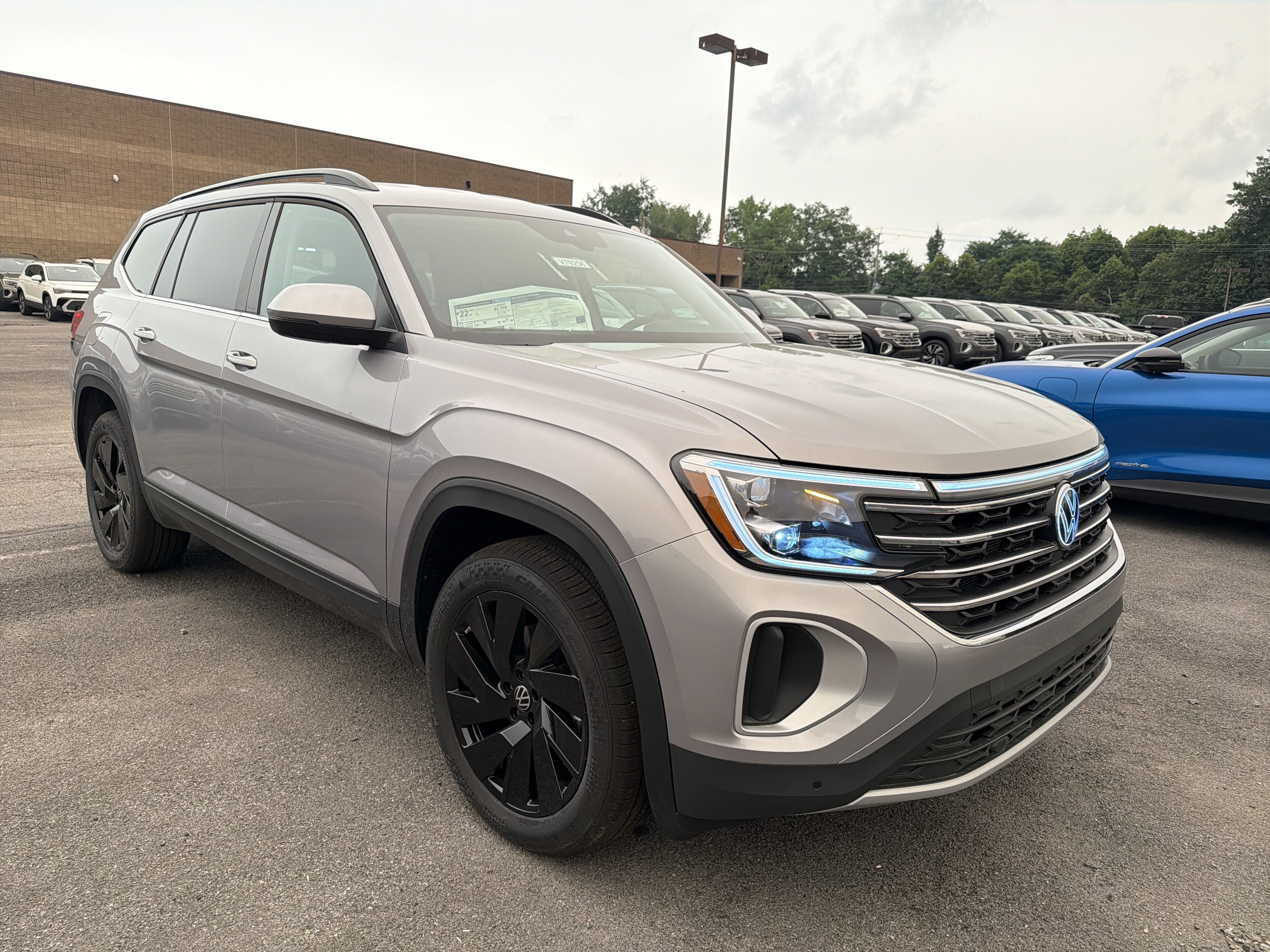 2026 Volkswagen Atlas 2.0T SE w/Technology 4MOTION