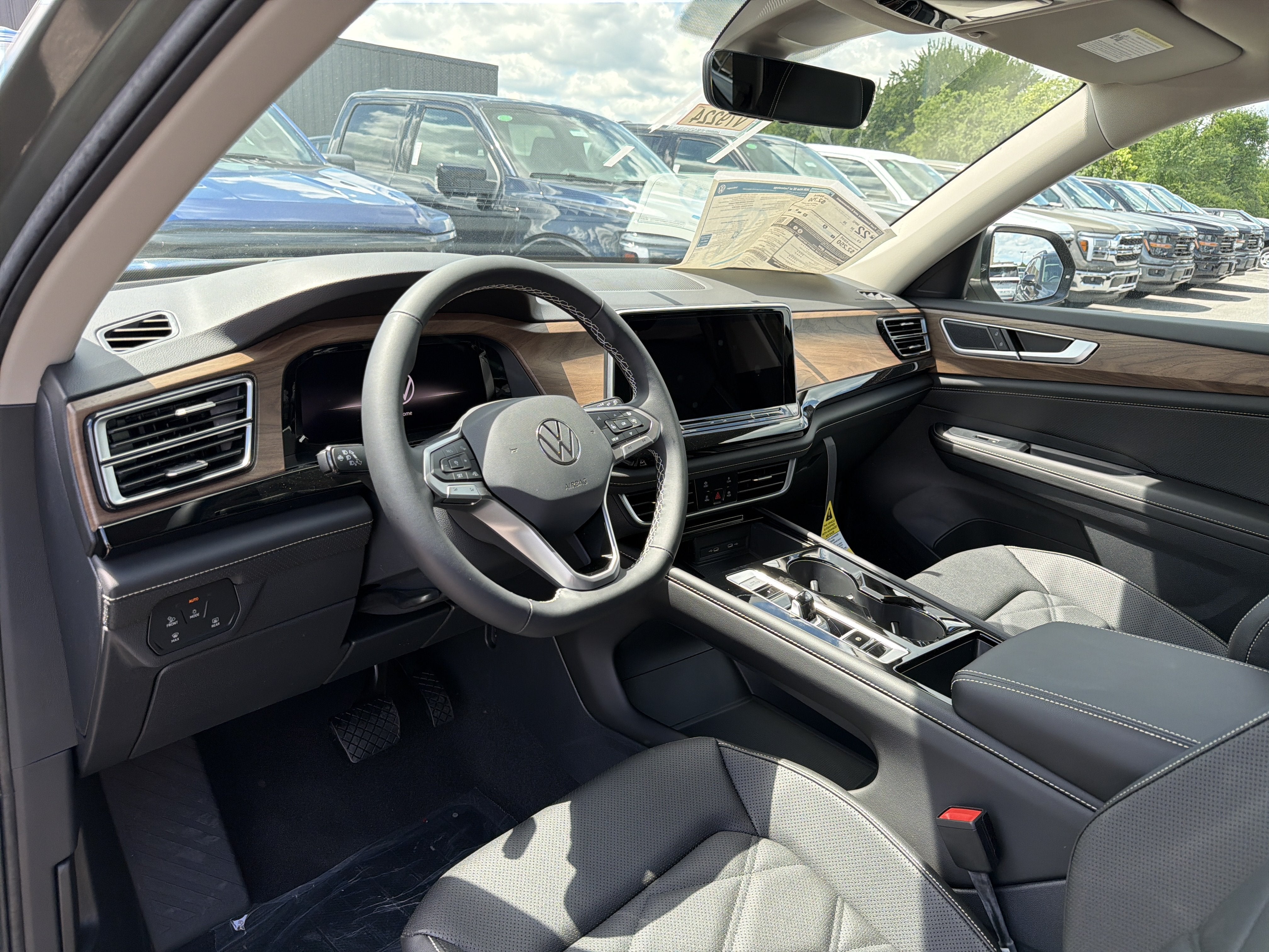 2026 Volkswagen Atlas 2.0T SE w/Technology 4MOTION