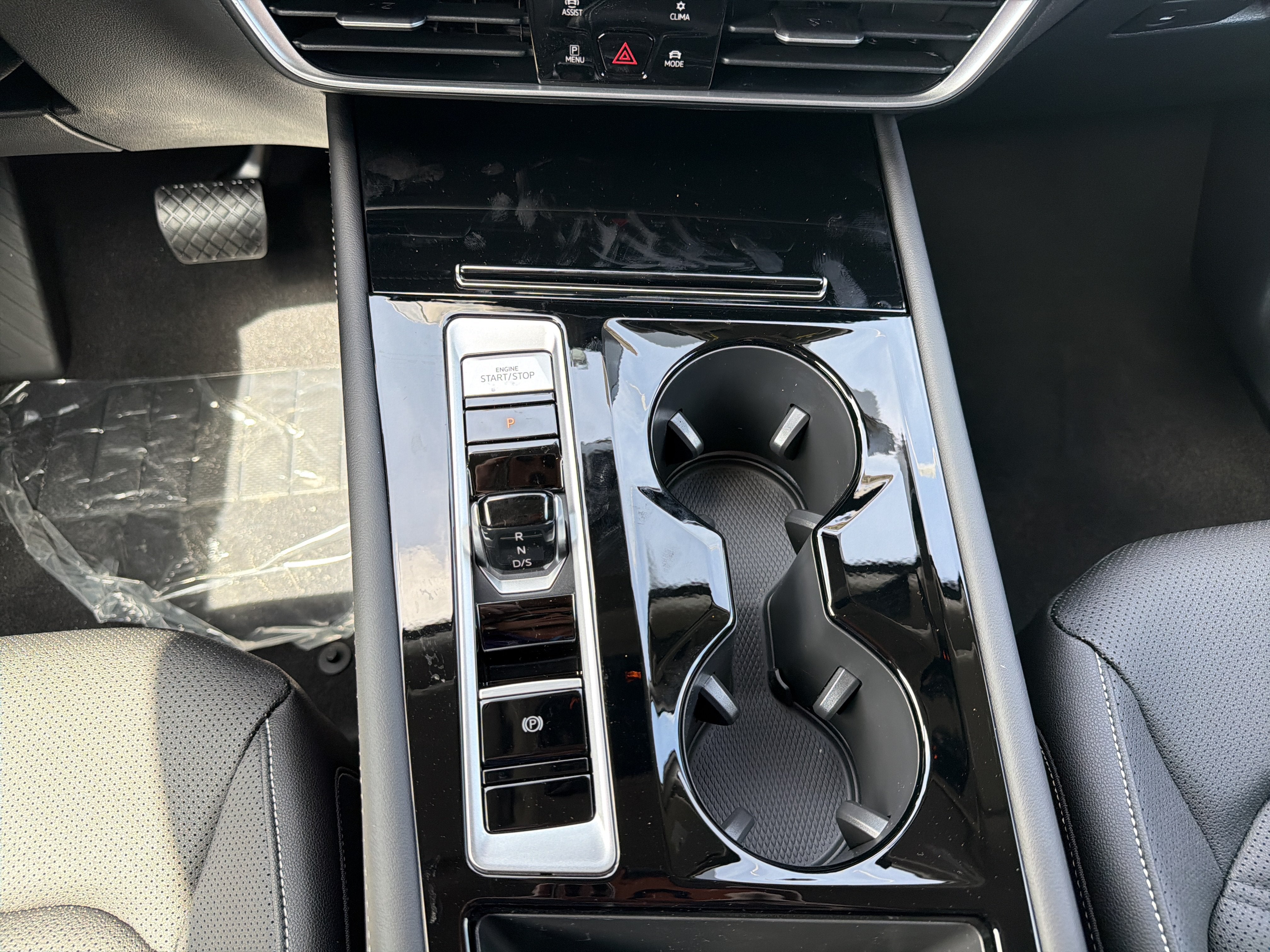 2026 Volkswagen Atlas 2.0T SE w/Technology 4MOTION