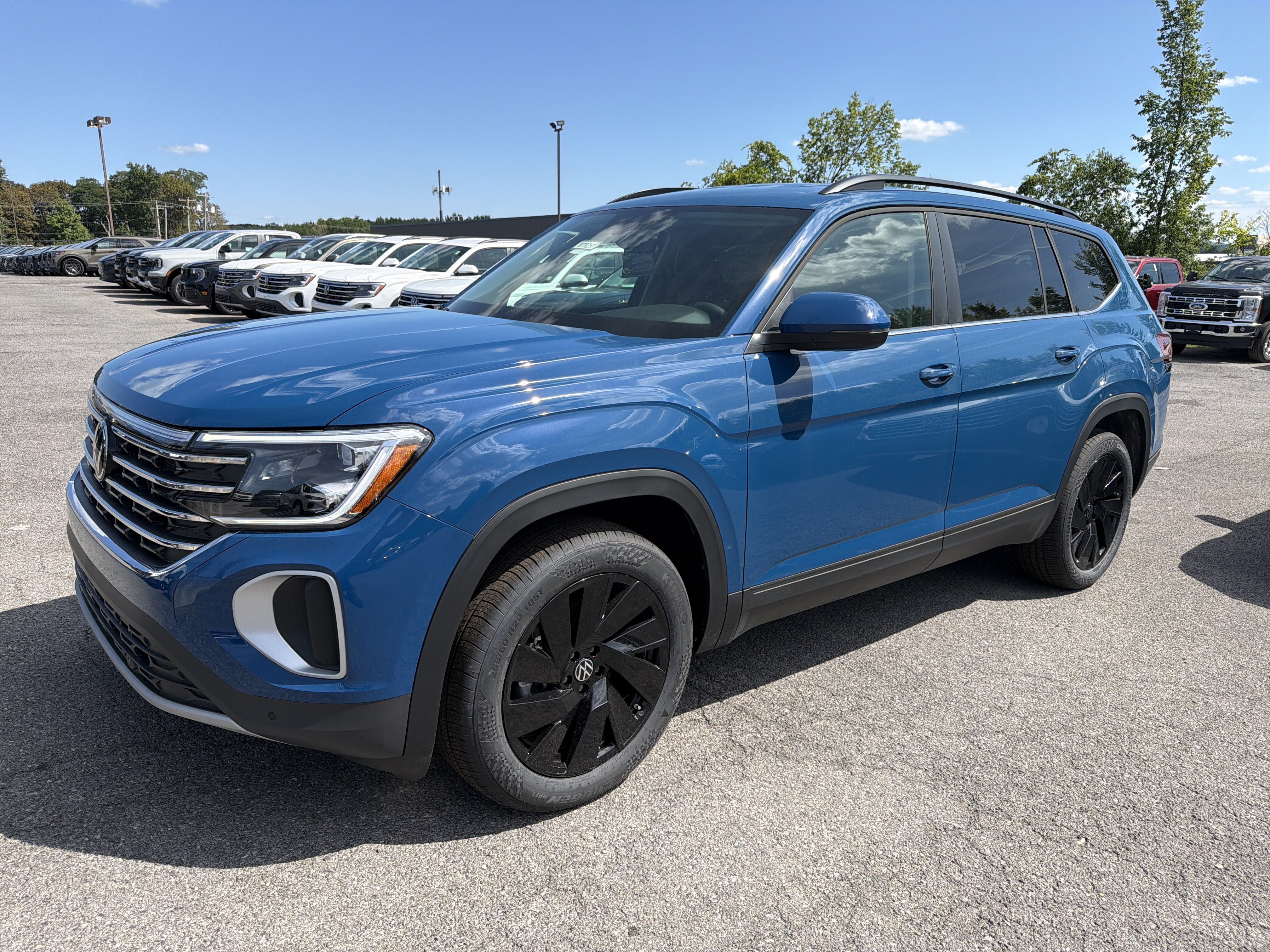 2026 Volkswagen Atlas 2.0T SE w/Technology 4MOTION