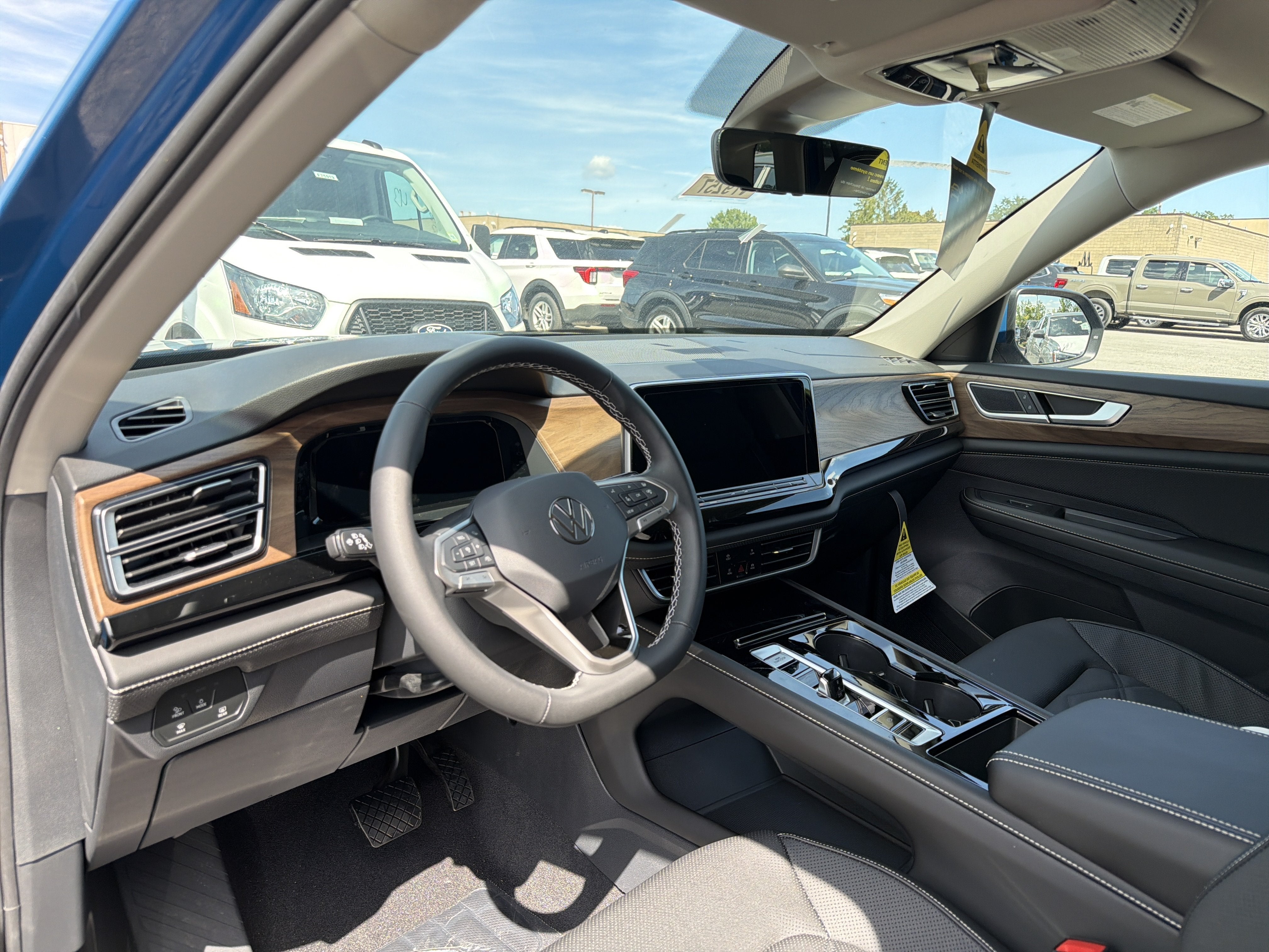 2026 Volkswagen Atlas 2.0T SE w/Technology 4MOTION