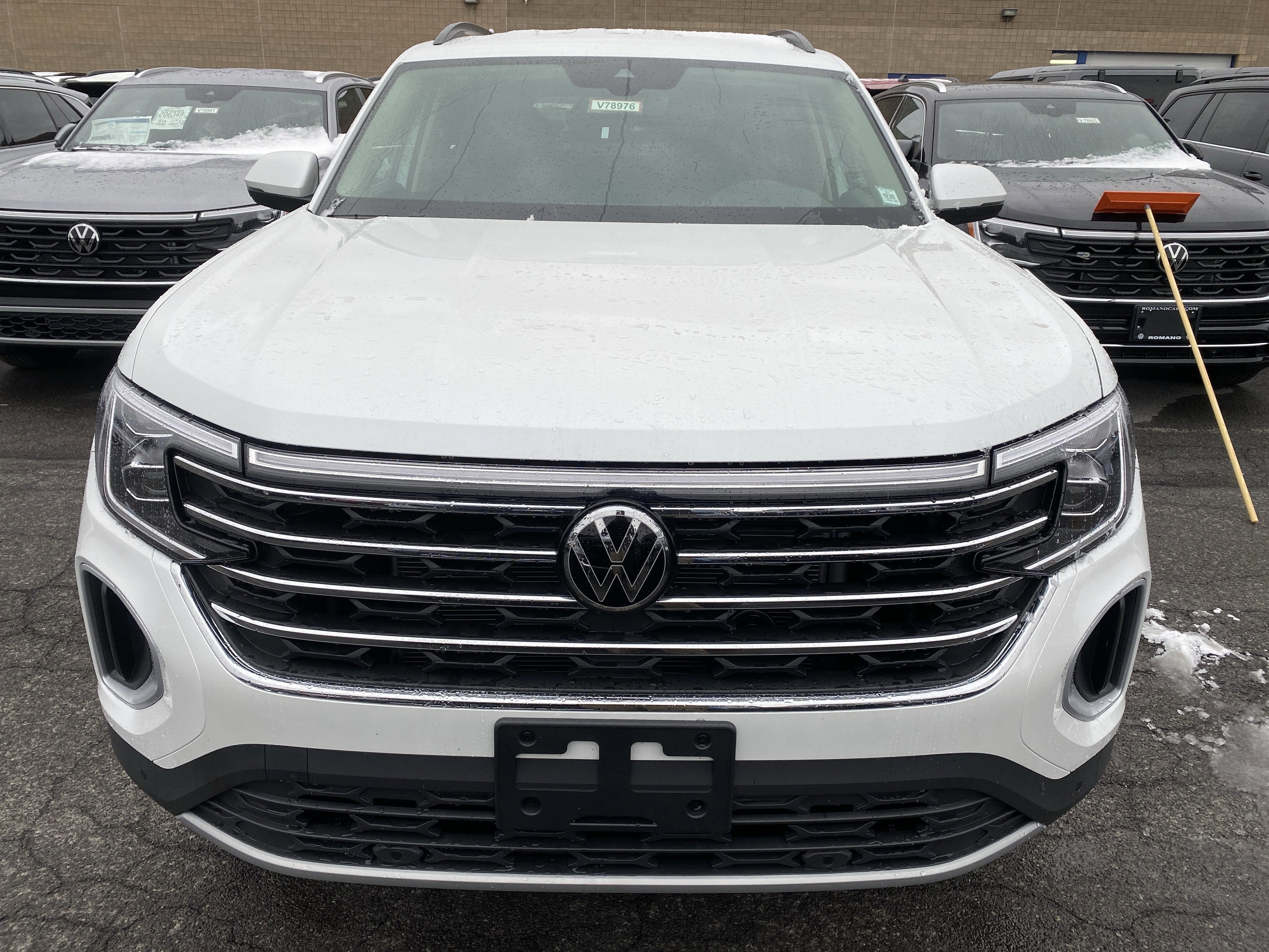 2026 Volkswagen Atlas 2.0T SE w/Technology 4MOTION