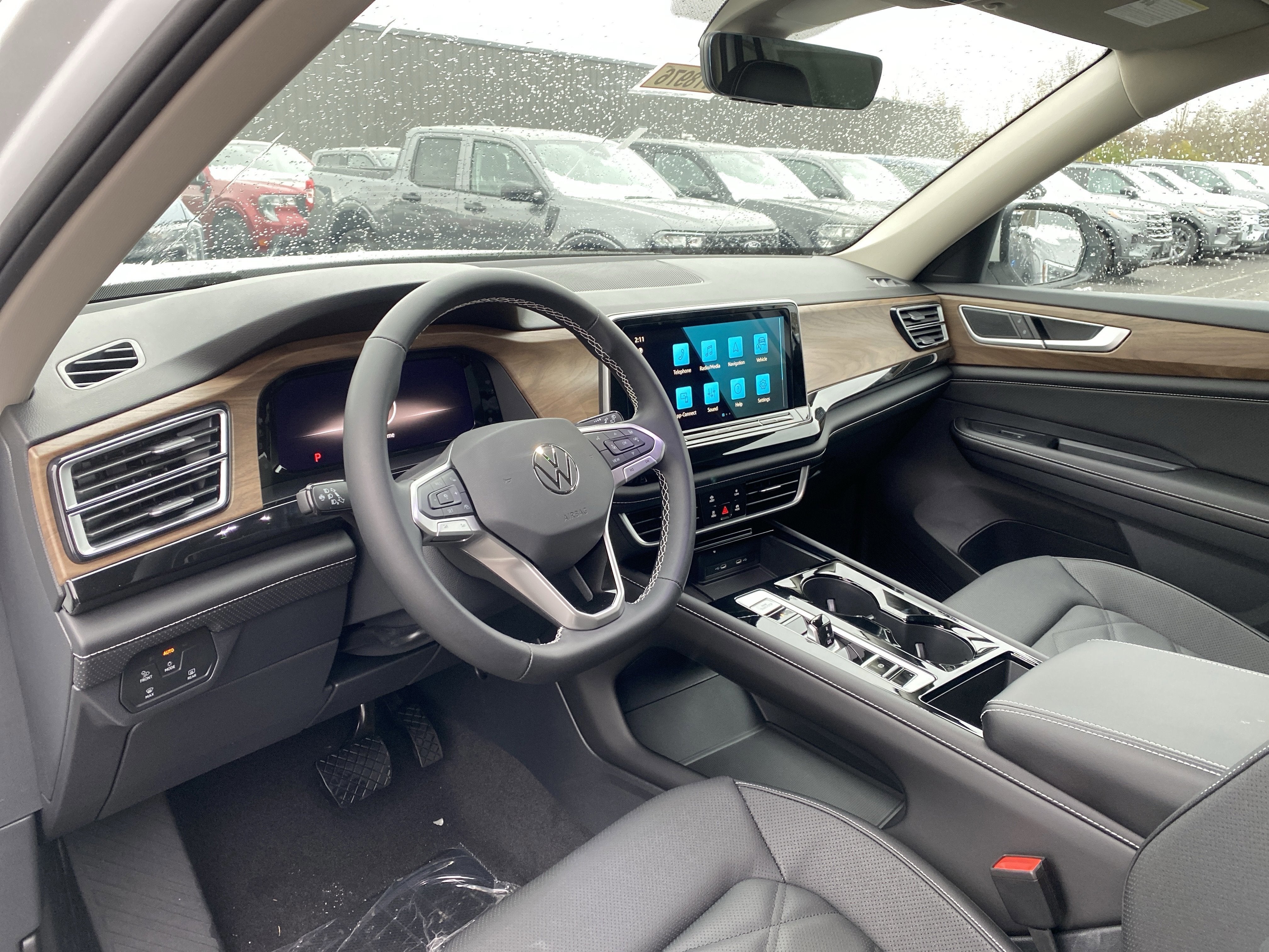 2026 Volkswagen Atlas 2.0T SE w/Technology 4MOTION