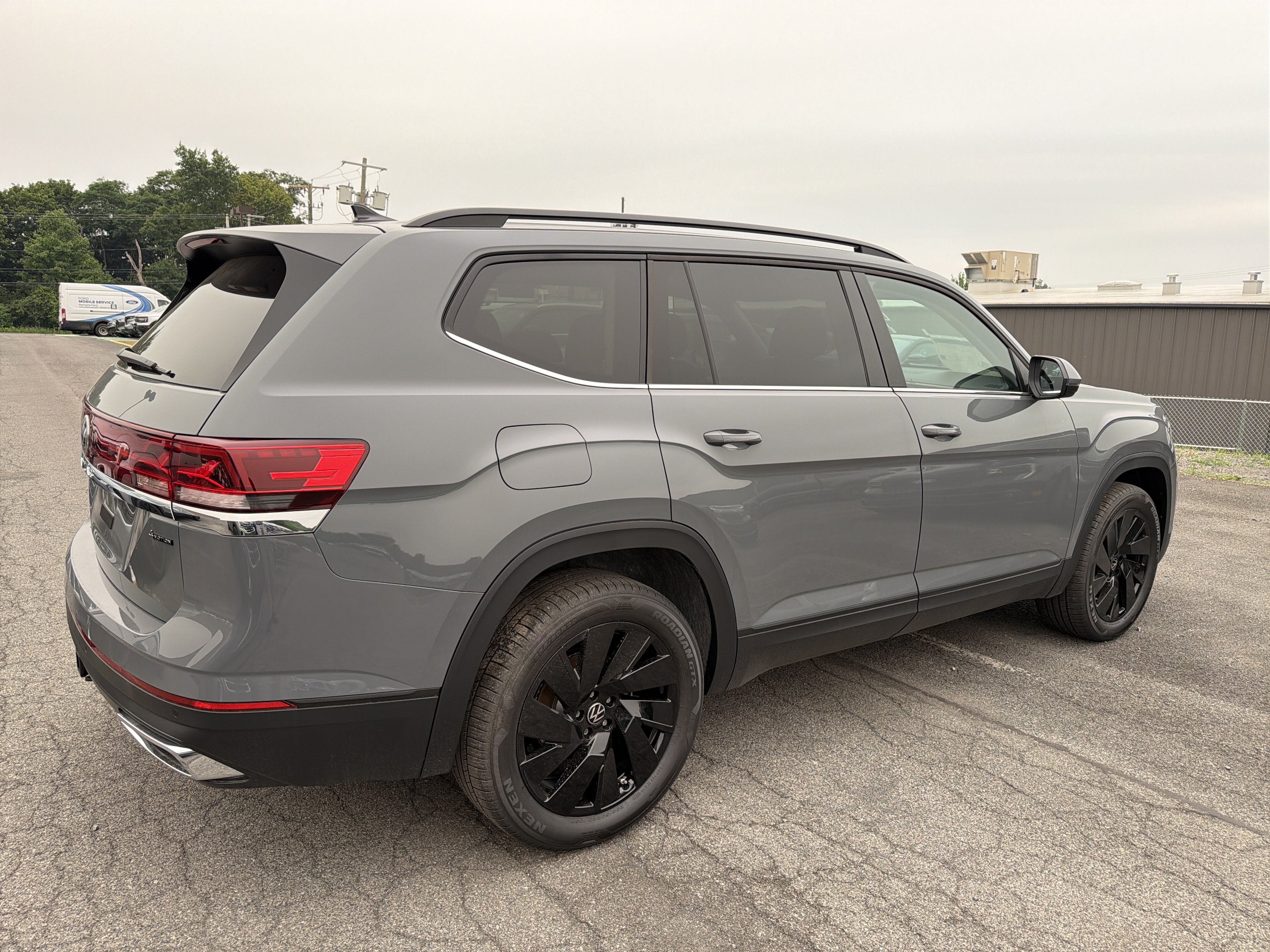 2026 Volkswagen Atlas 2.0T SE w/Technology 4MOTION