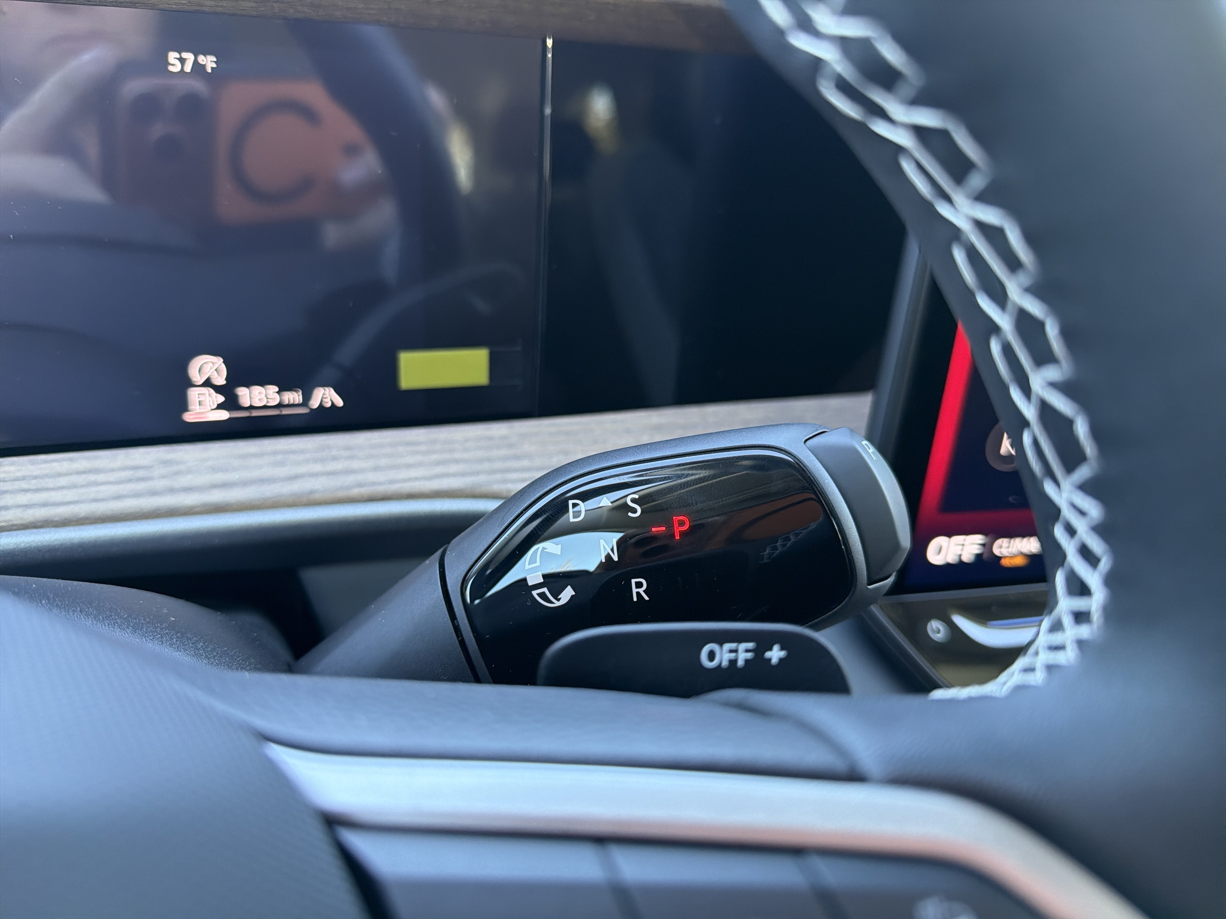 2027 Volkswagen Atlas SE w/Technology 4MOTION