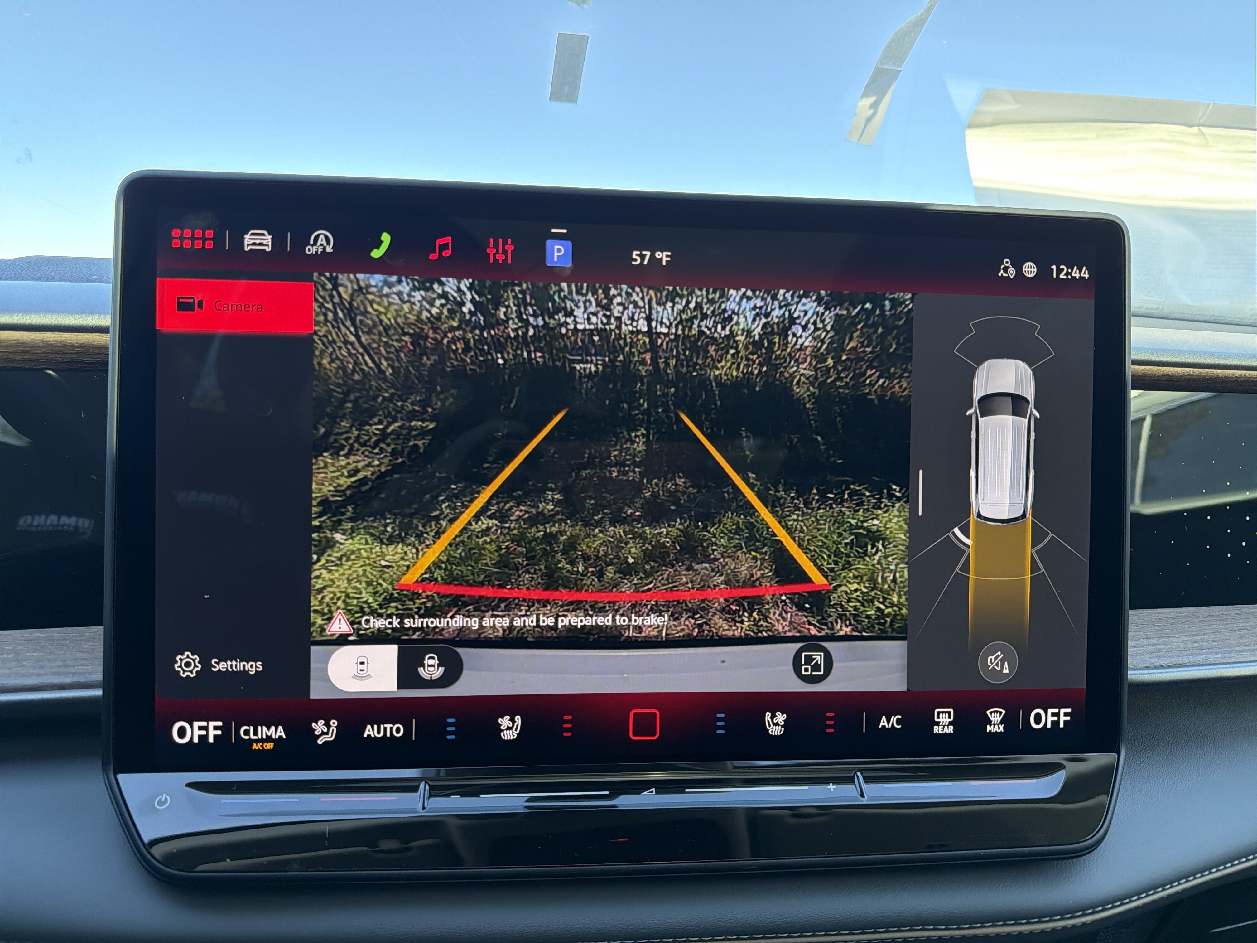 2027 Volkswagen Atlas SE w/Technology 4MOTION