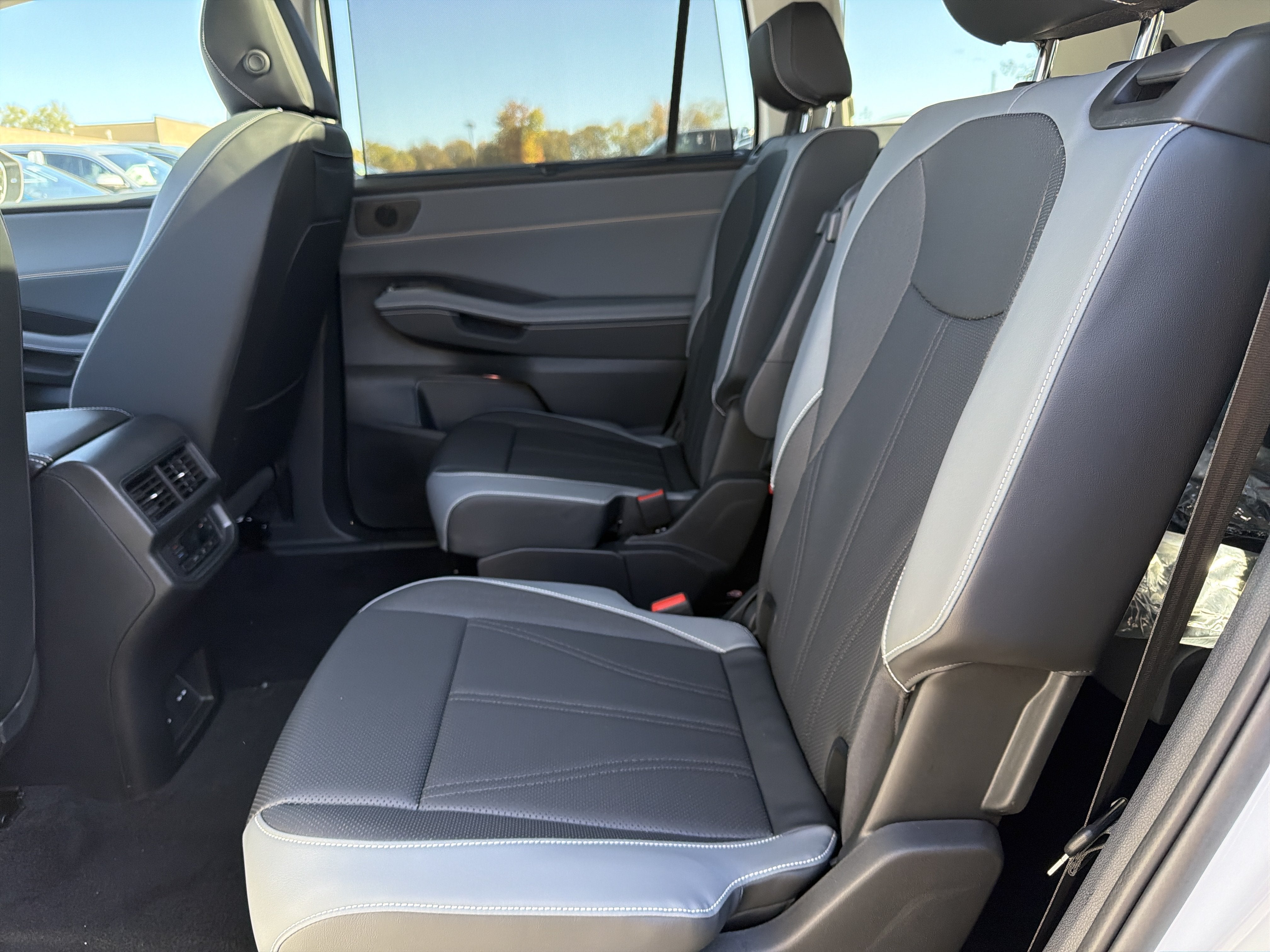 2027 Volkswagen Atlas SE w/Technology 4MOTION