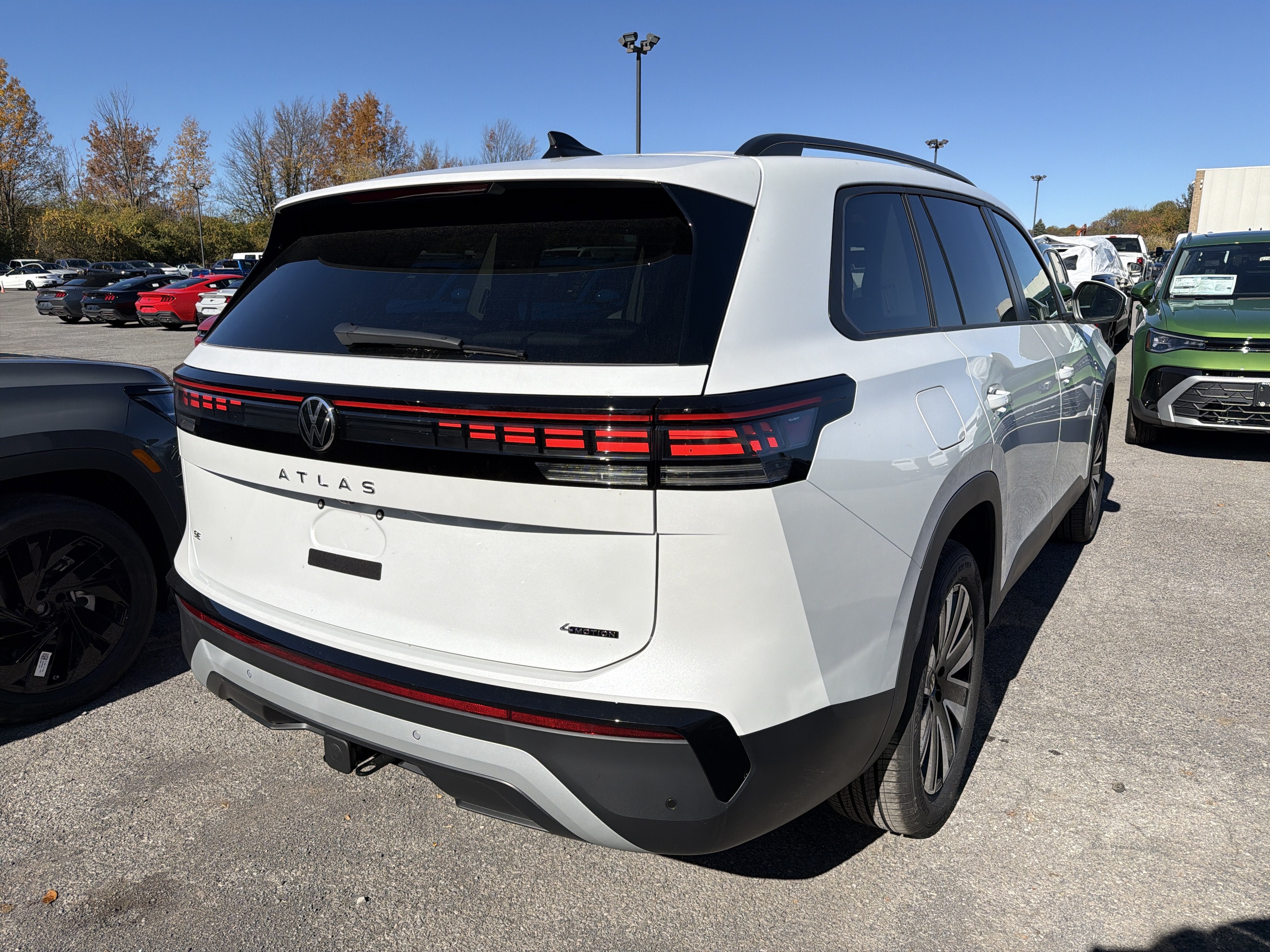 2027 Volkswagen Atlas SE w/Technology 4MOTION