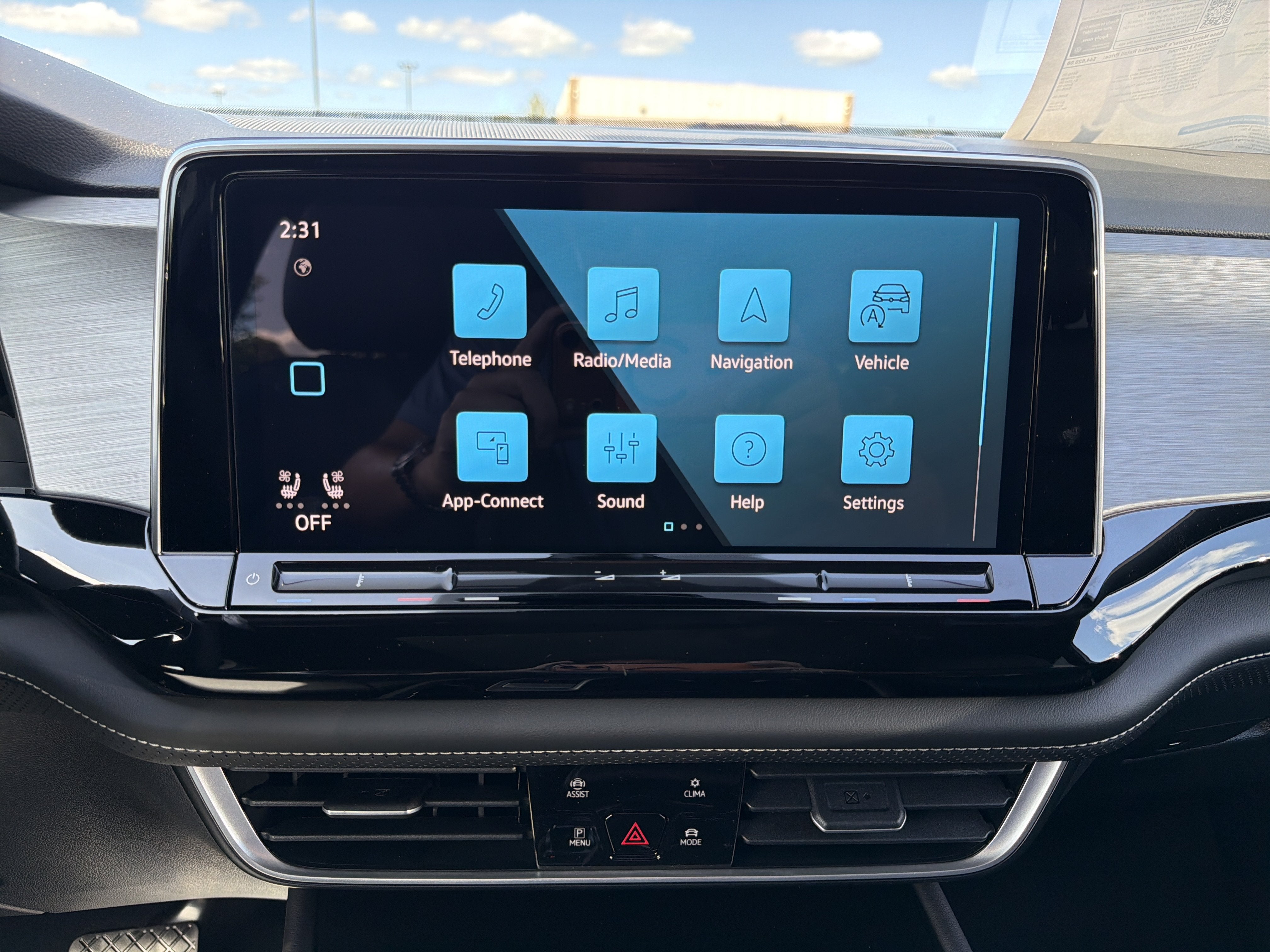 2026 Volkswagen Atlas Cross Sport 2.0T SE w/Technology 4MOTION