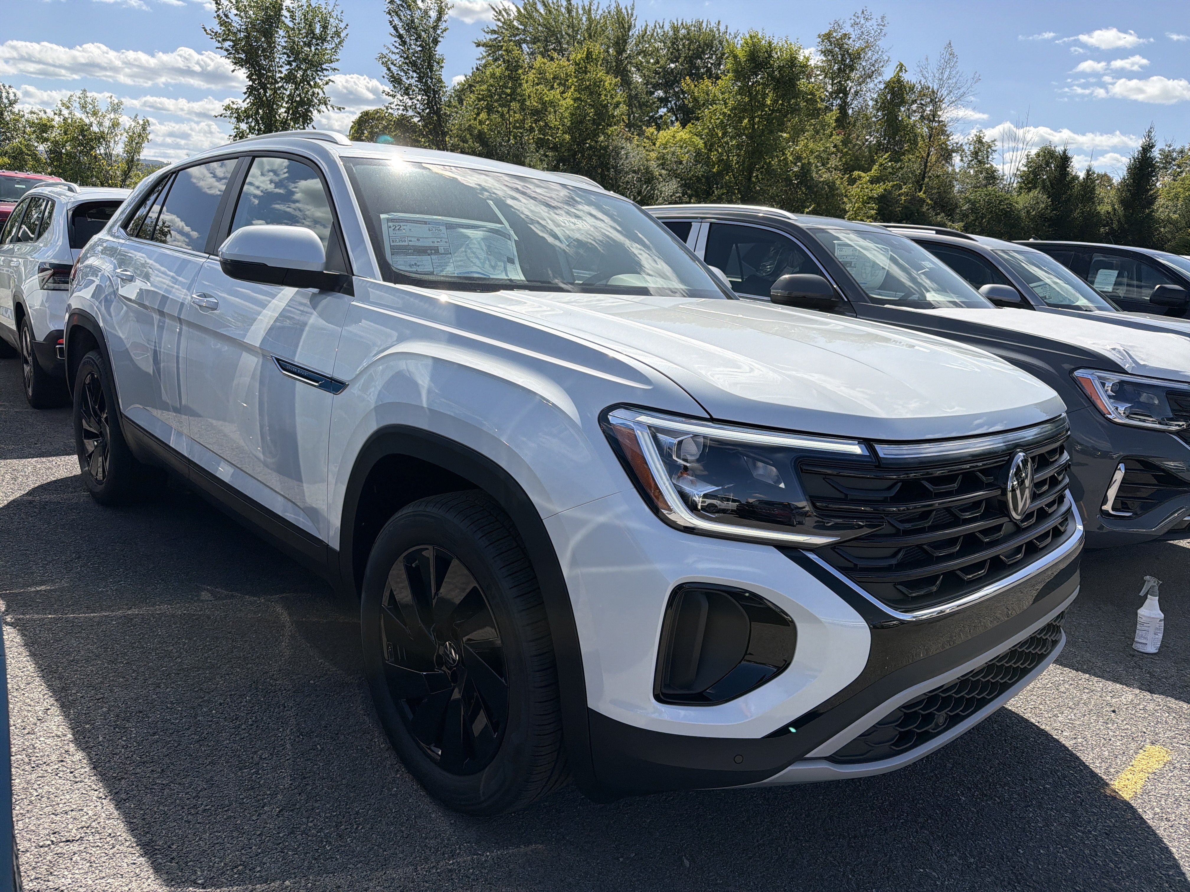 2026 Volkswagen Atlas Cross Sport 2.0T SE w/Technology 4MOTION