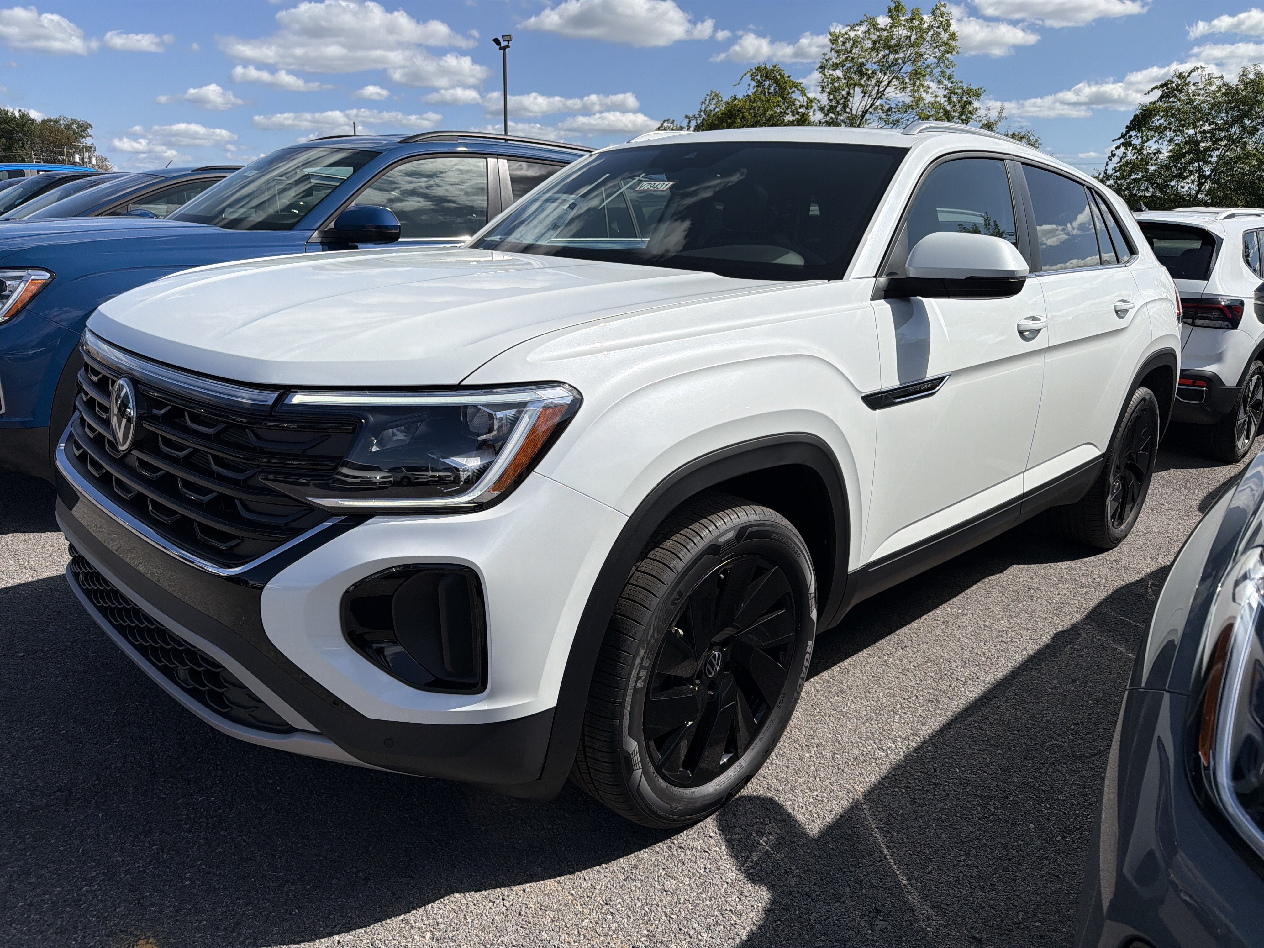 2026 Volkswagen Atlas Cross Sport 2.0T SE w/Technology 4MOTION