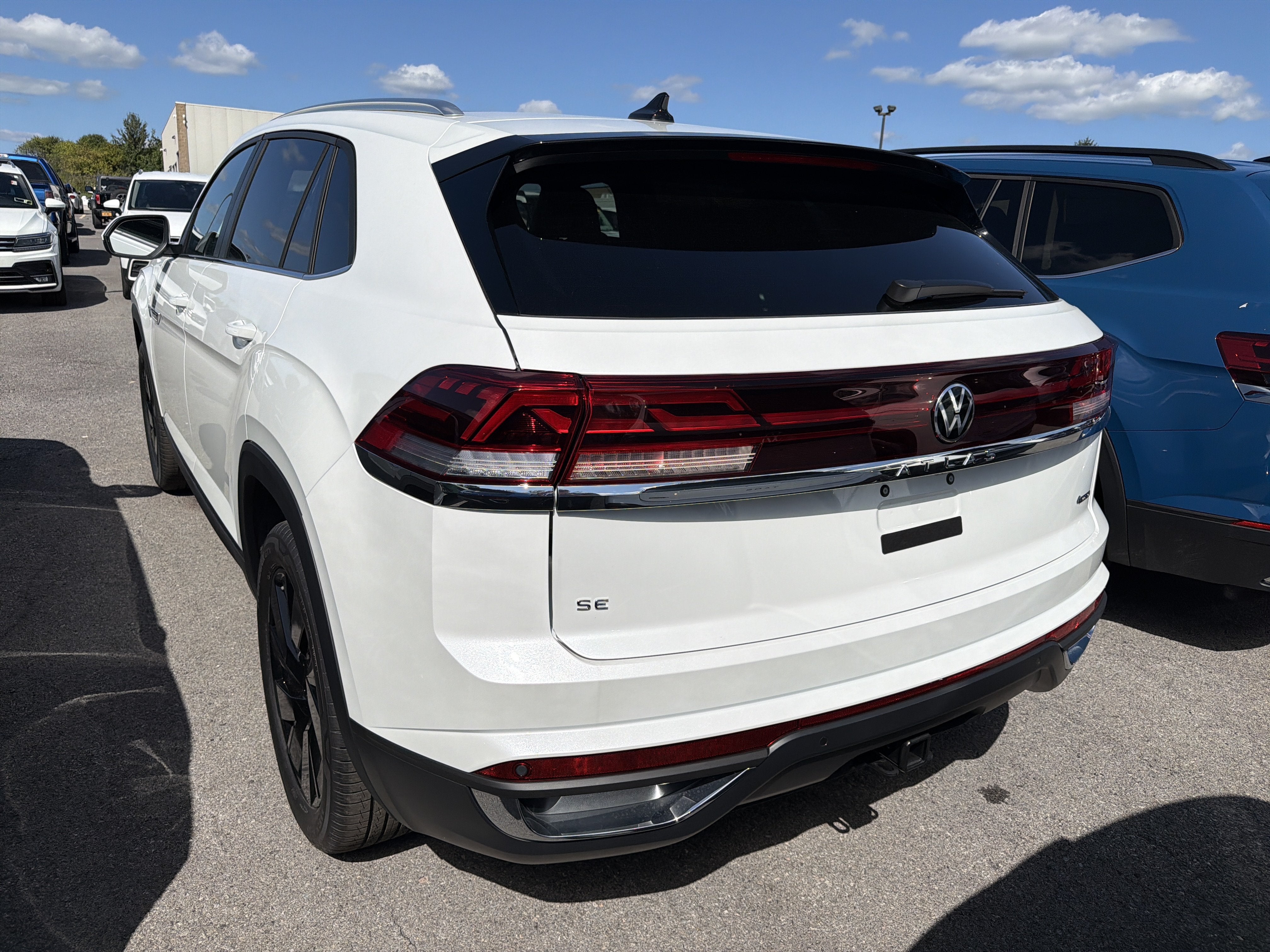 2026 Volkswagen Atlas Cross Sport 2.0T SE w/Technology 4MOTION