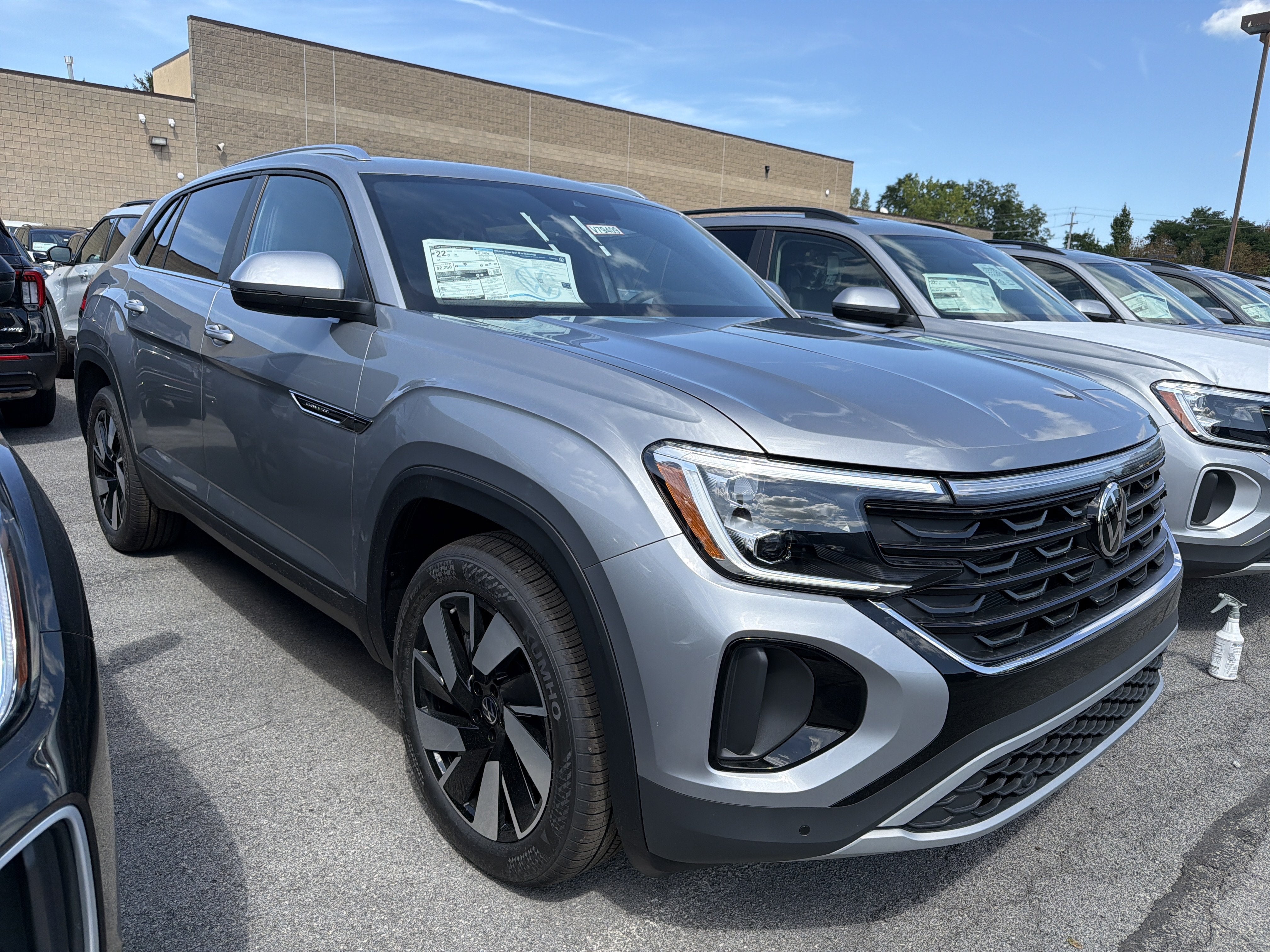 2026 Volkswagen Atlas Cross Sport 2.0T SE w/Technology 4MOTION