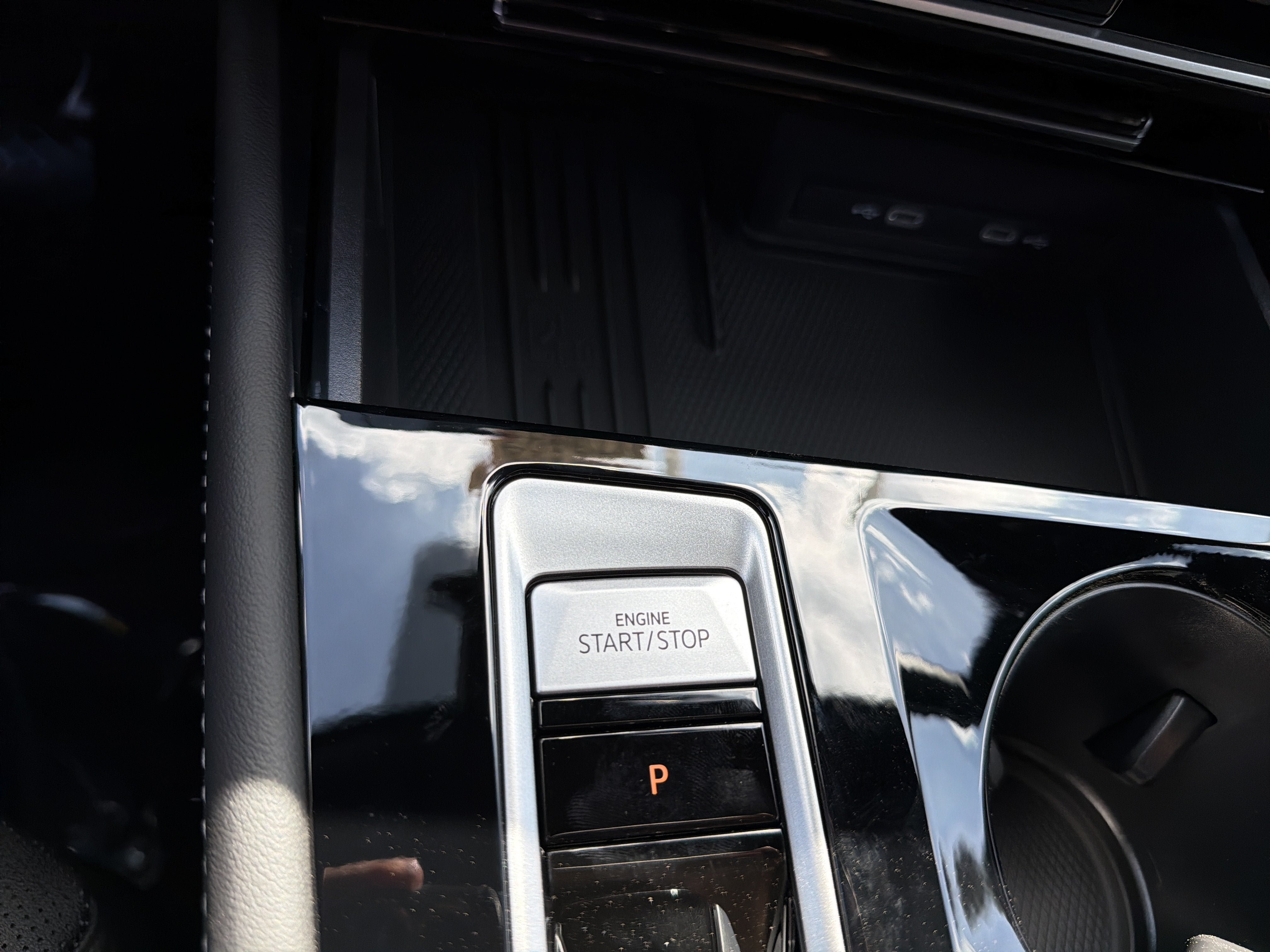 2026 Volkswagen Atlas Cross Sport 2.0T SE w/Technology 4MOTION