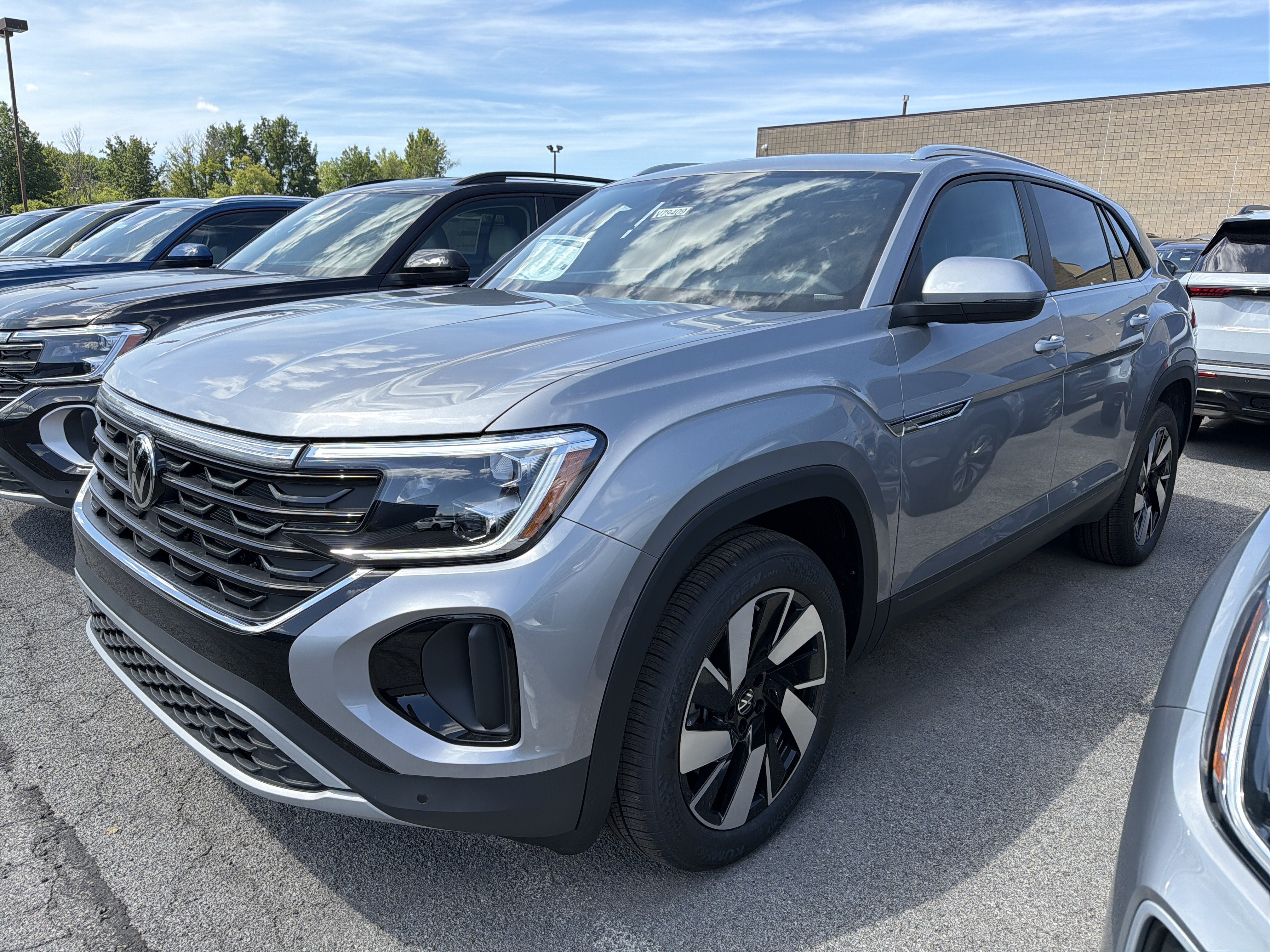 2026 Volkswagen Atlas Cross Sport 2.0T SE w/Technology 4MOTION