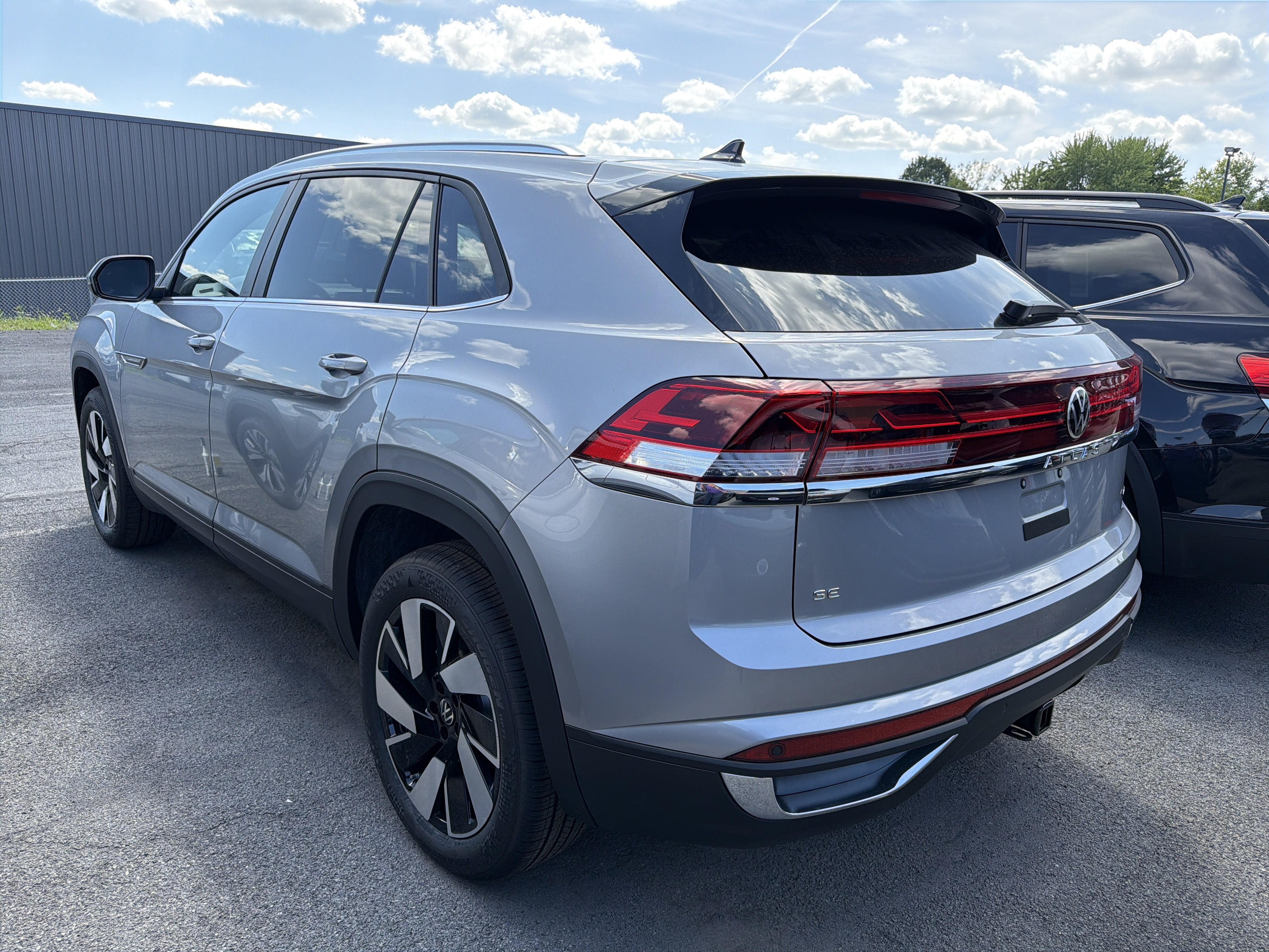 2026 Volkswagen Atlas Cross Sport 2.0T SE w/Technology 4MOTION