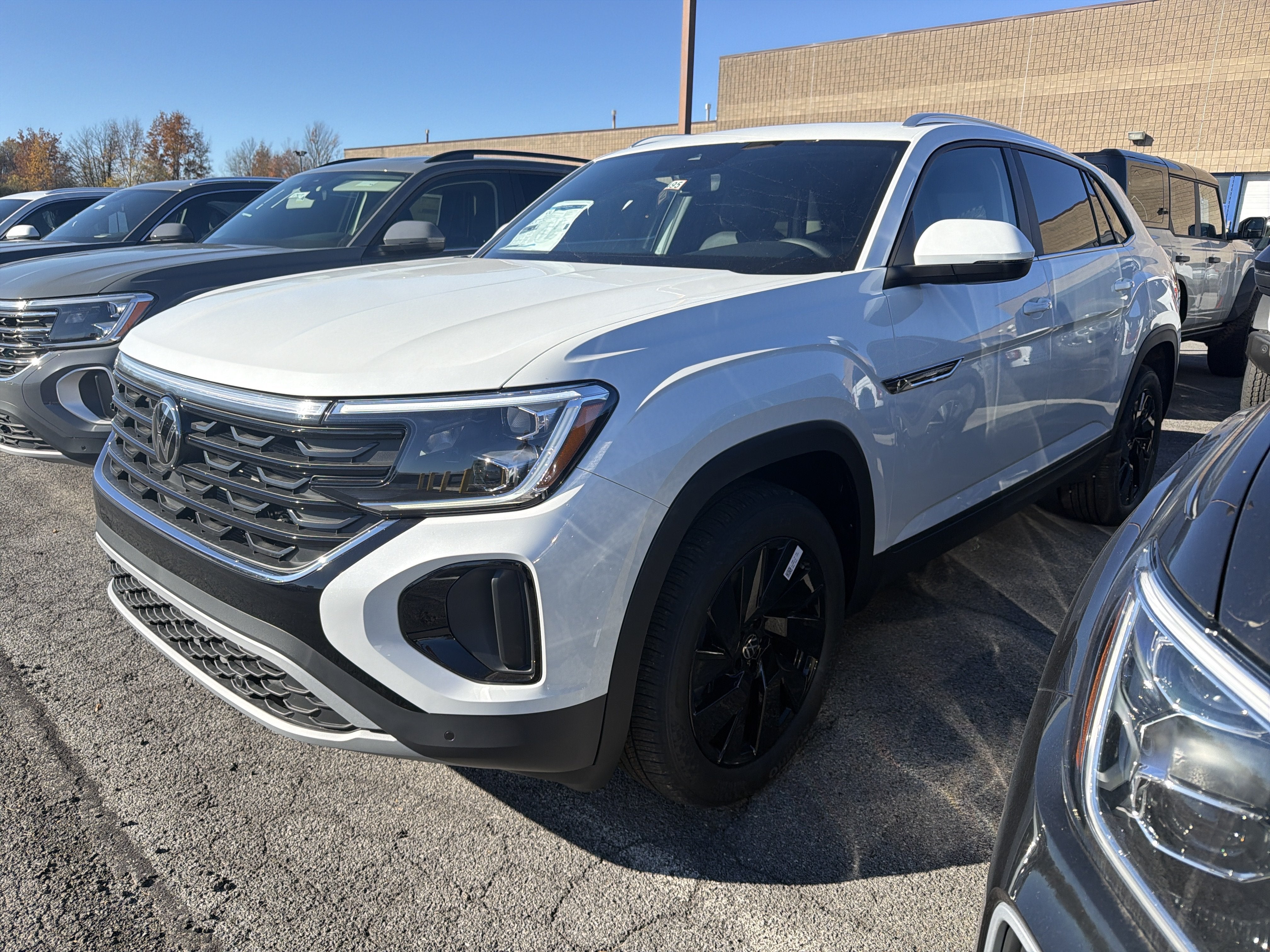2026 Volkswagen Atlas Cross Sport 2.0T SE w/Technology 4MOTION