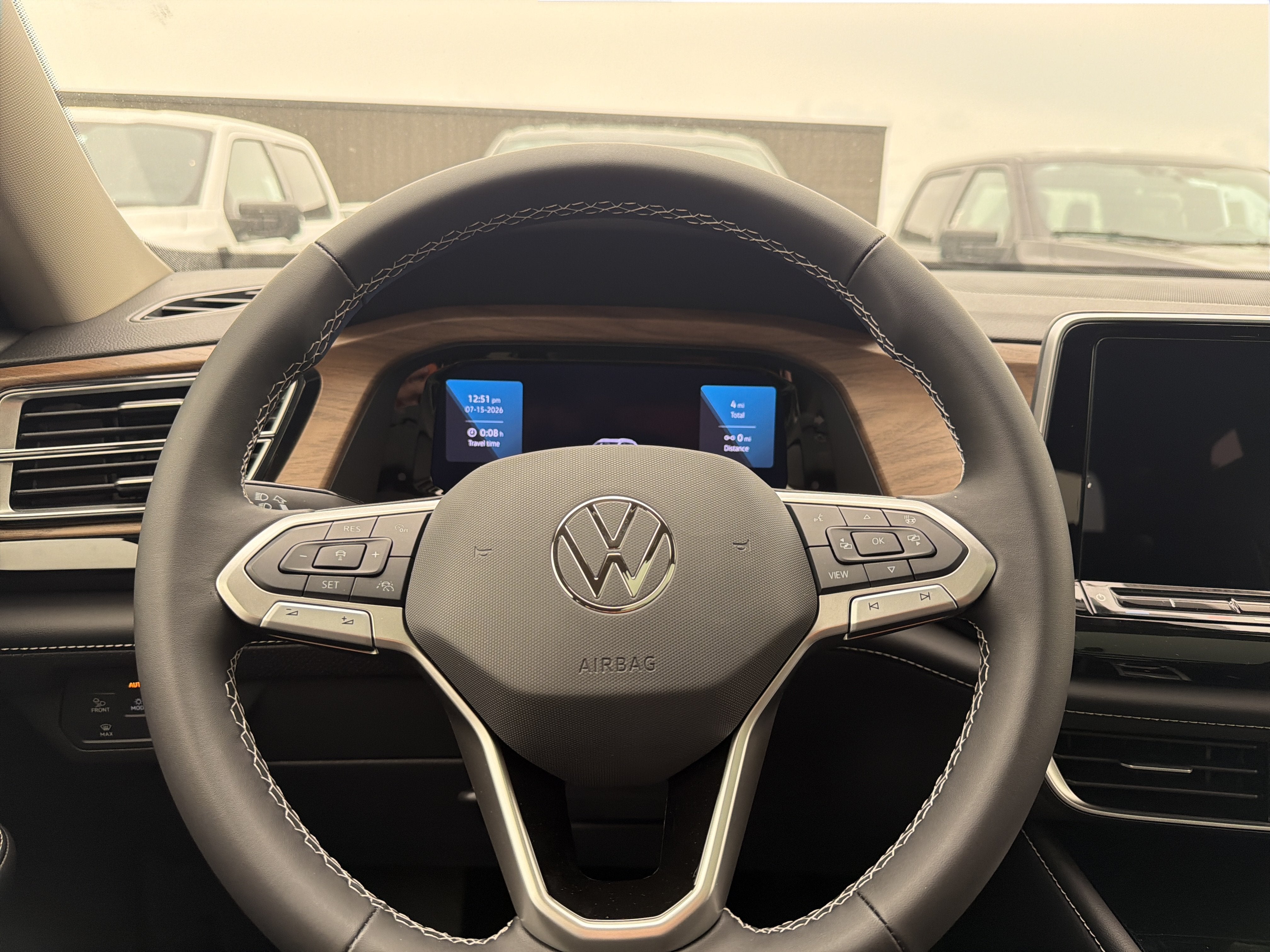 2026 Volkswagen Atlas 2.0T SE w/Technology 4MOTION