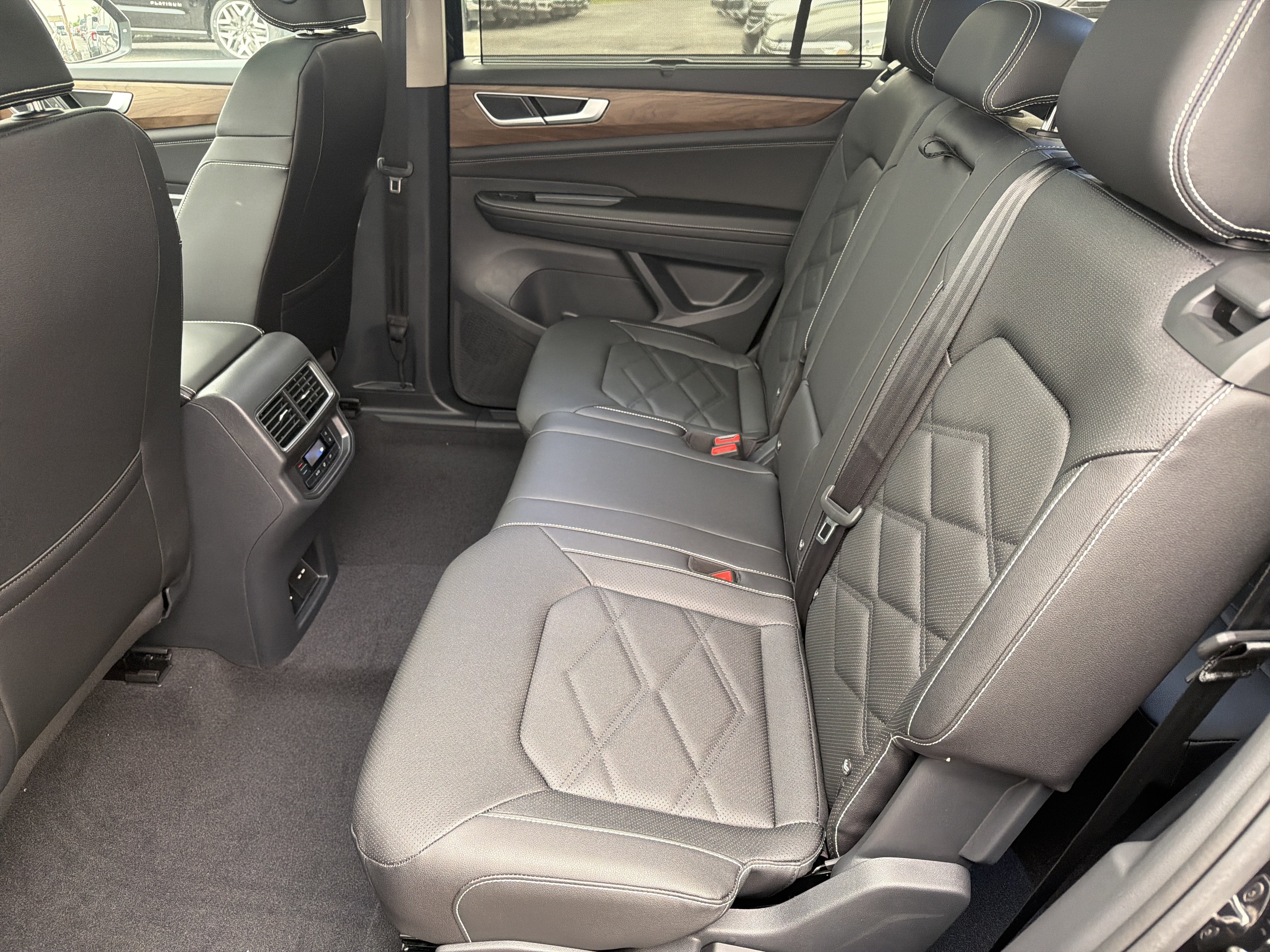 2026 Volkswagen Atlas 2.0T SE w/Technology 4MOTION