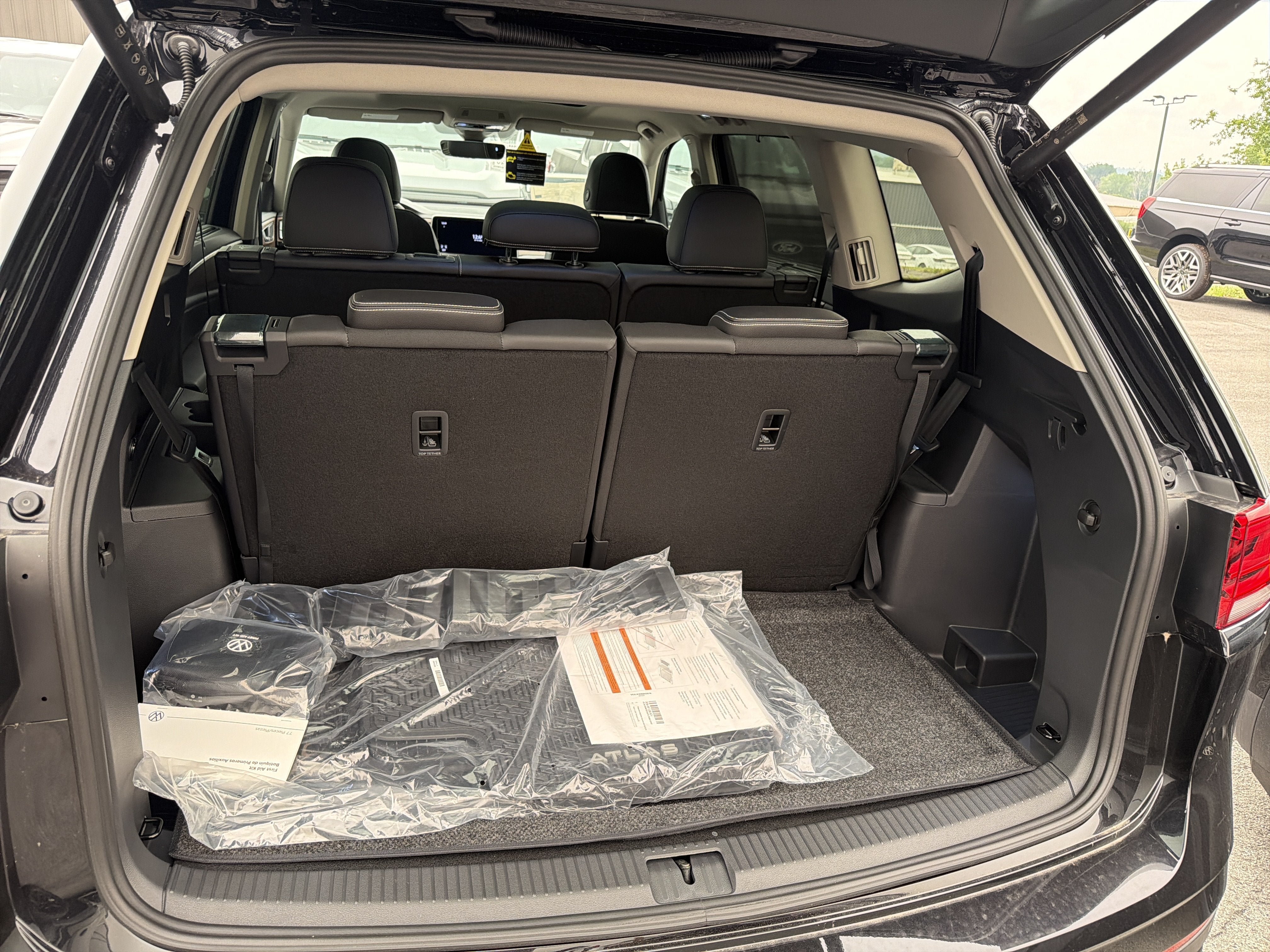 2026 Volkswagen Atlas 2.0T SE w/Technology 4MOTION