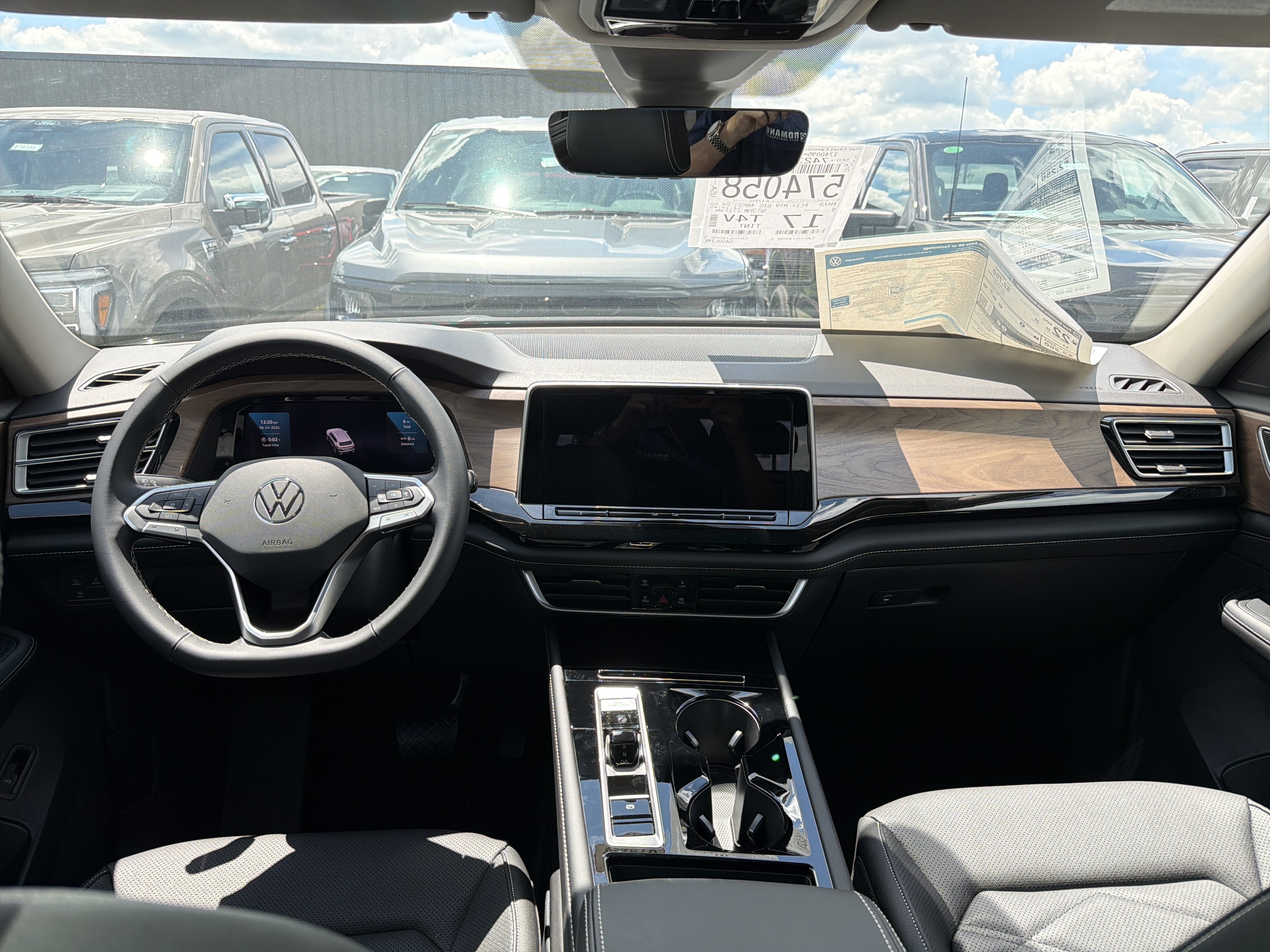 2026 Volkswagen Atlas 2.0T SE w/Technology 4MOTION