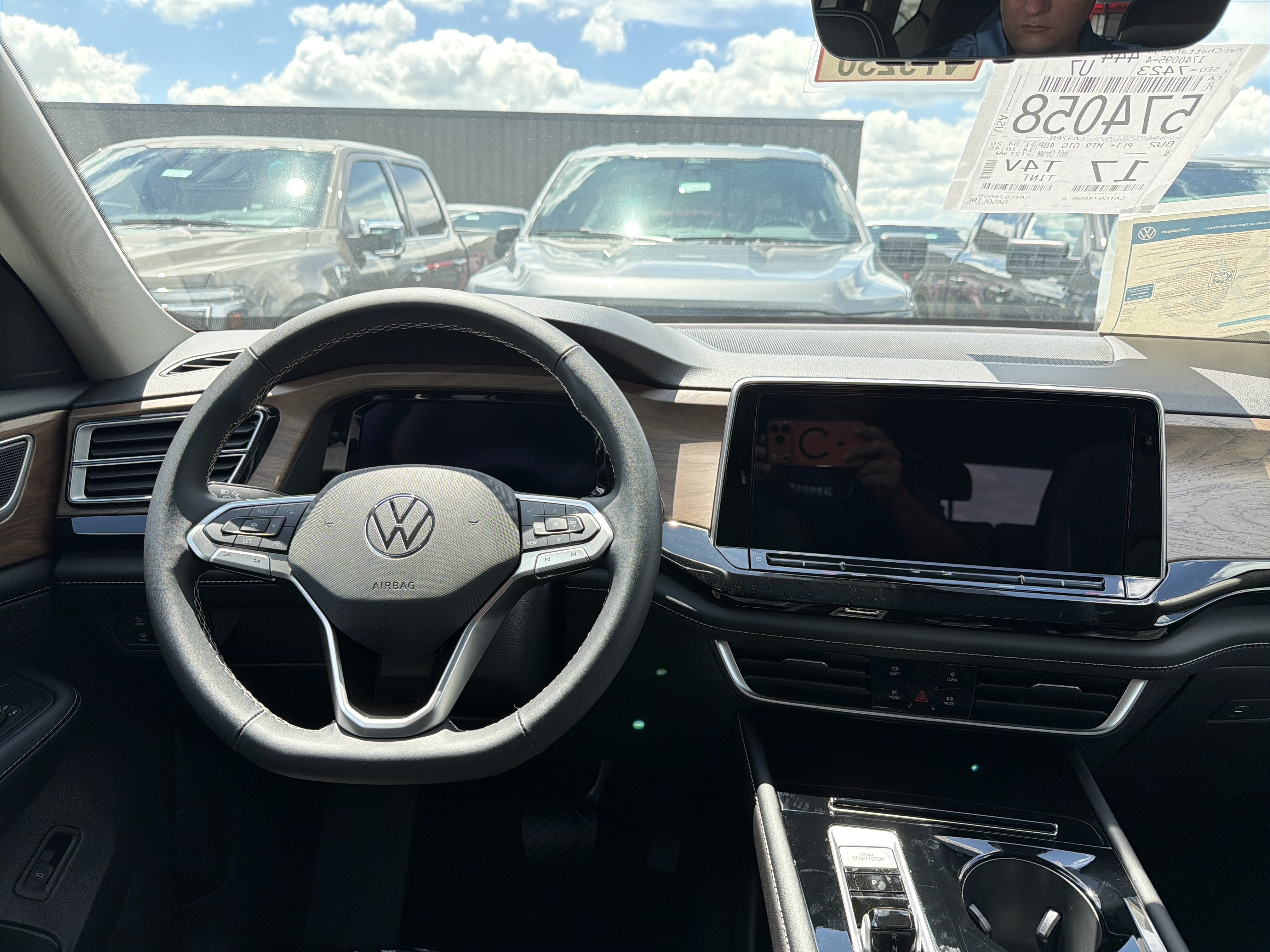2026 Volkswagen Atlas 2.0T SE w/Technology 4MOTION
