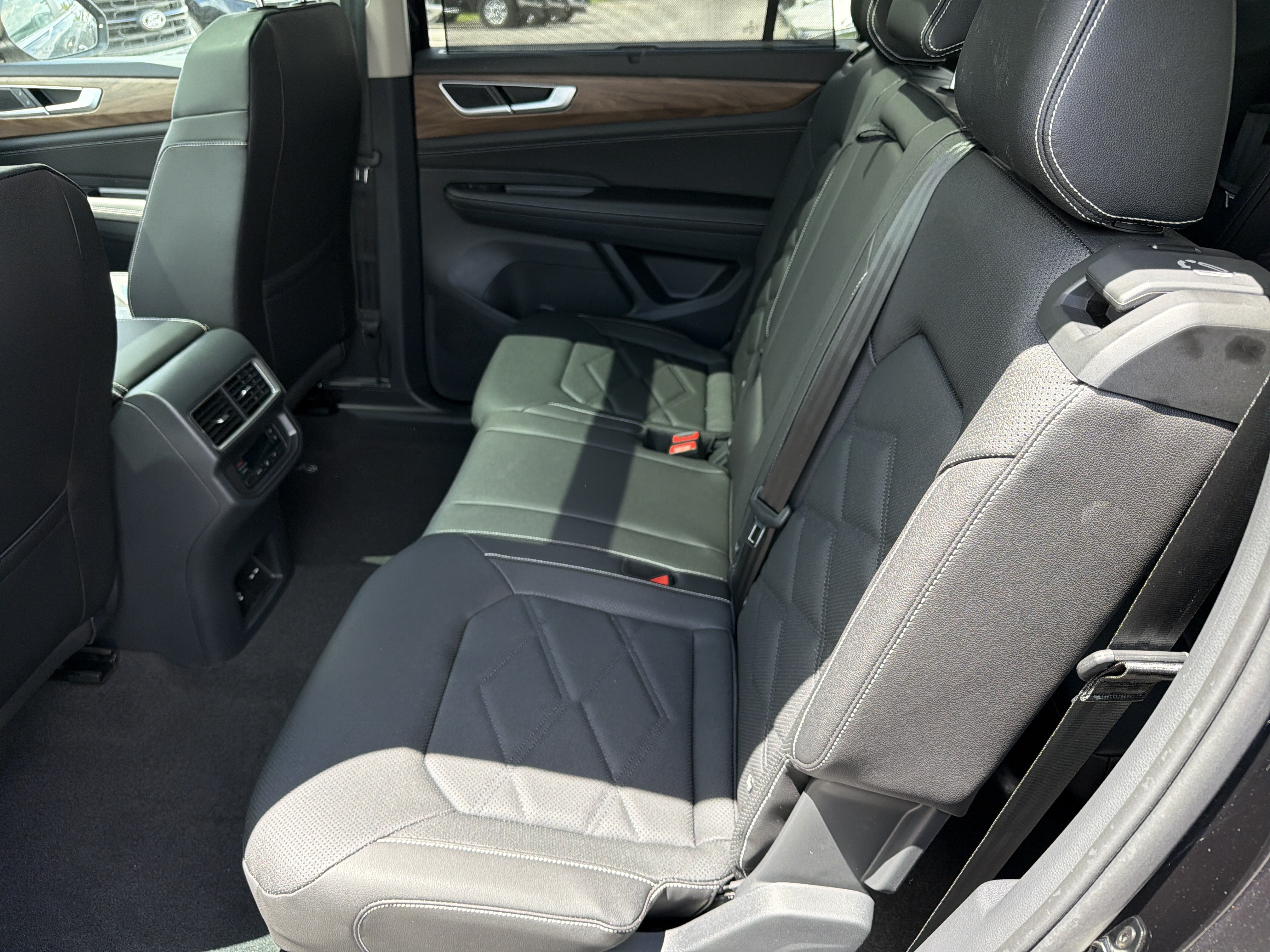 2026 Volkswagen Atlas 2.0T SE w/Technology 4MOTION