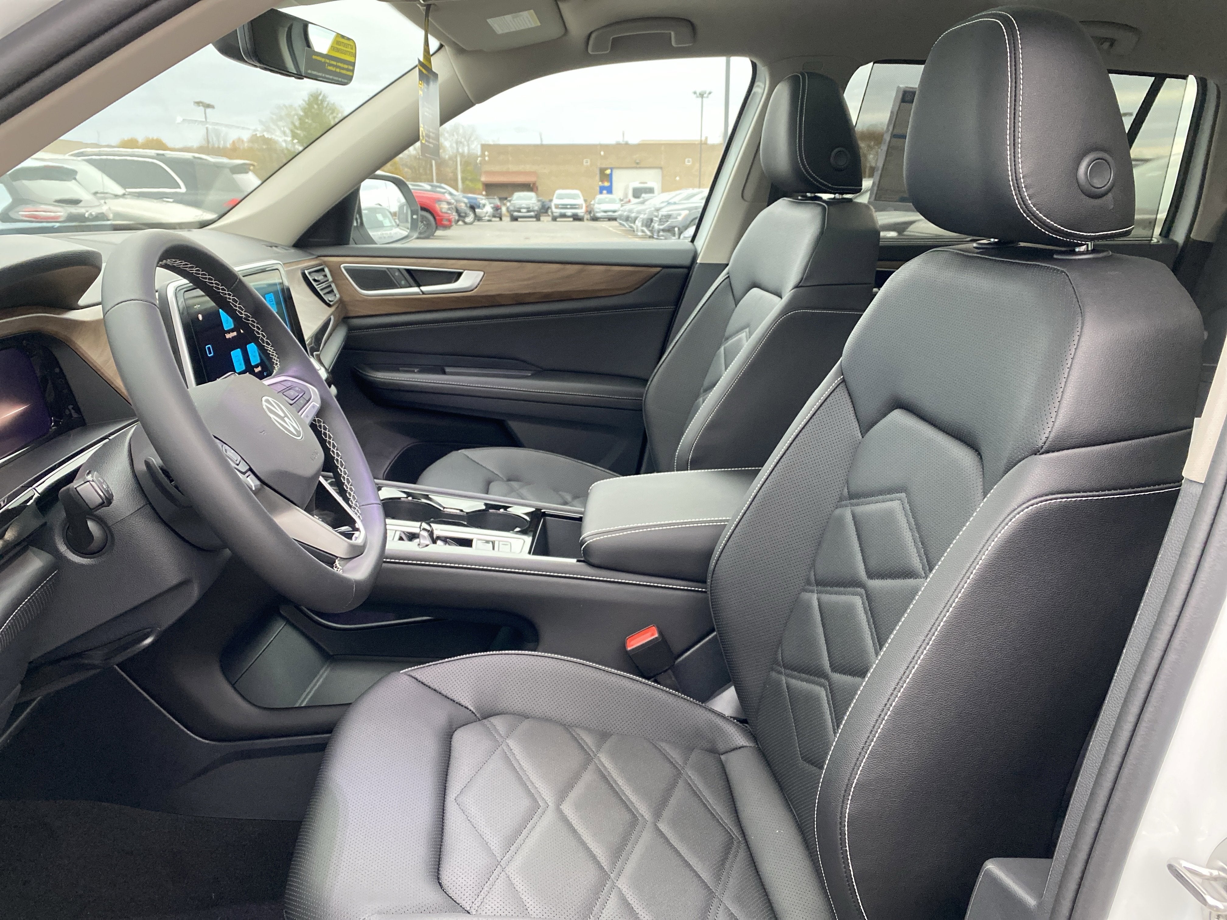 2026 Volkswagen Atlas 2.0T SE w/Technology 4MOTION